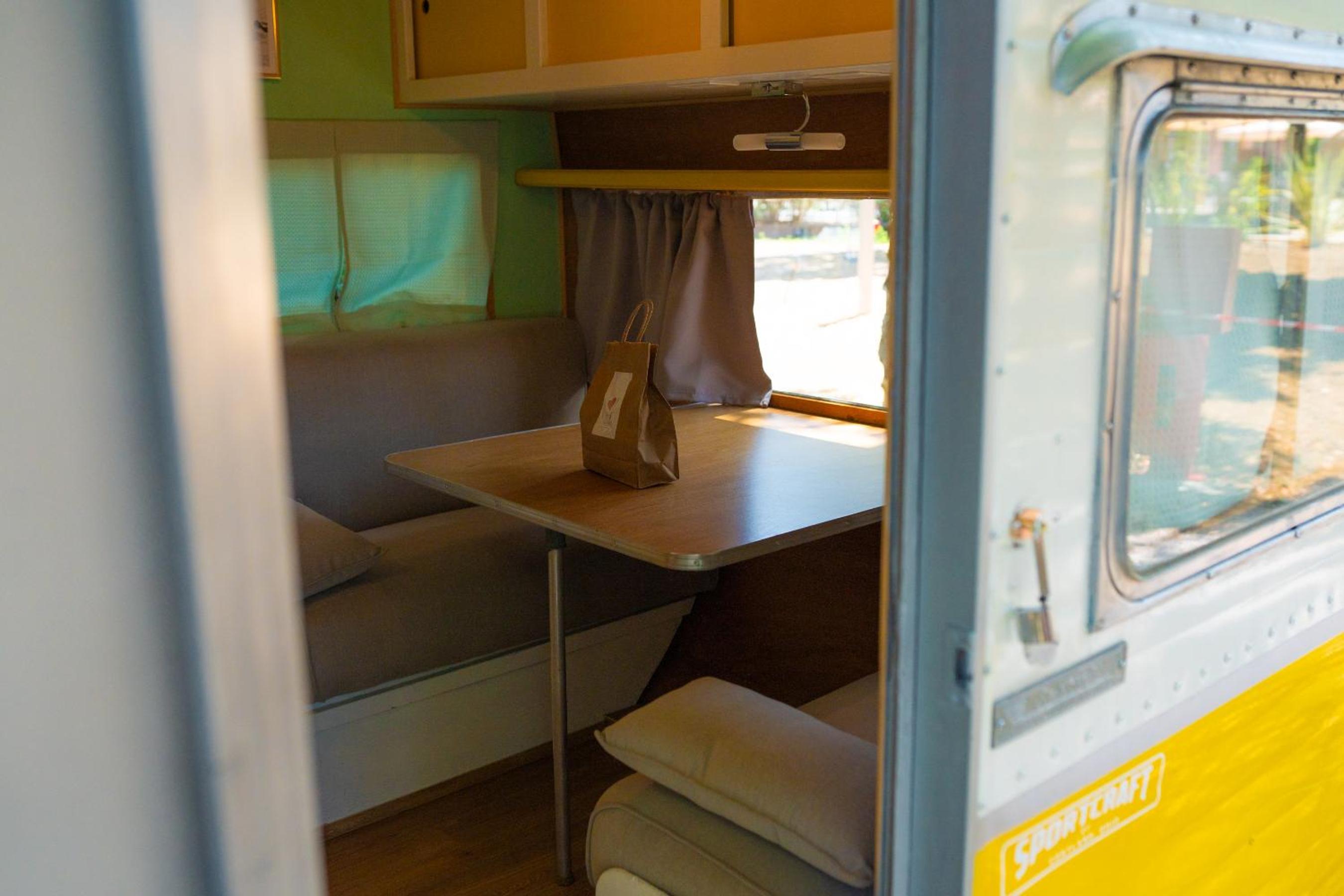 Vintage Caravan with Shared Bathroom