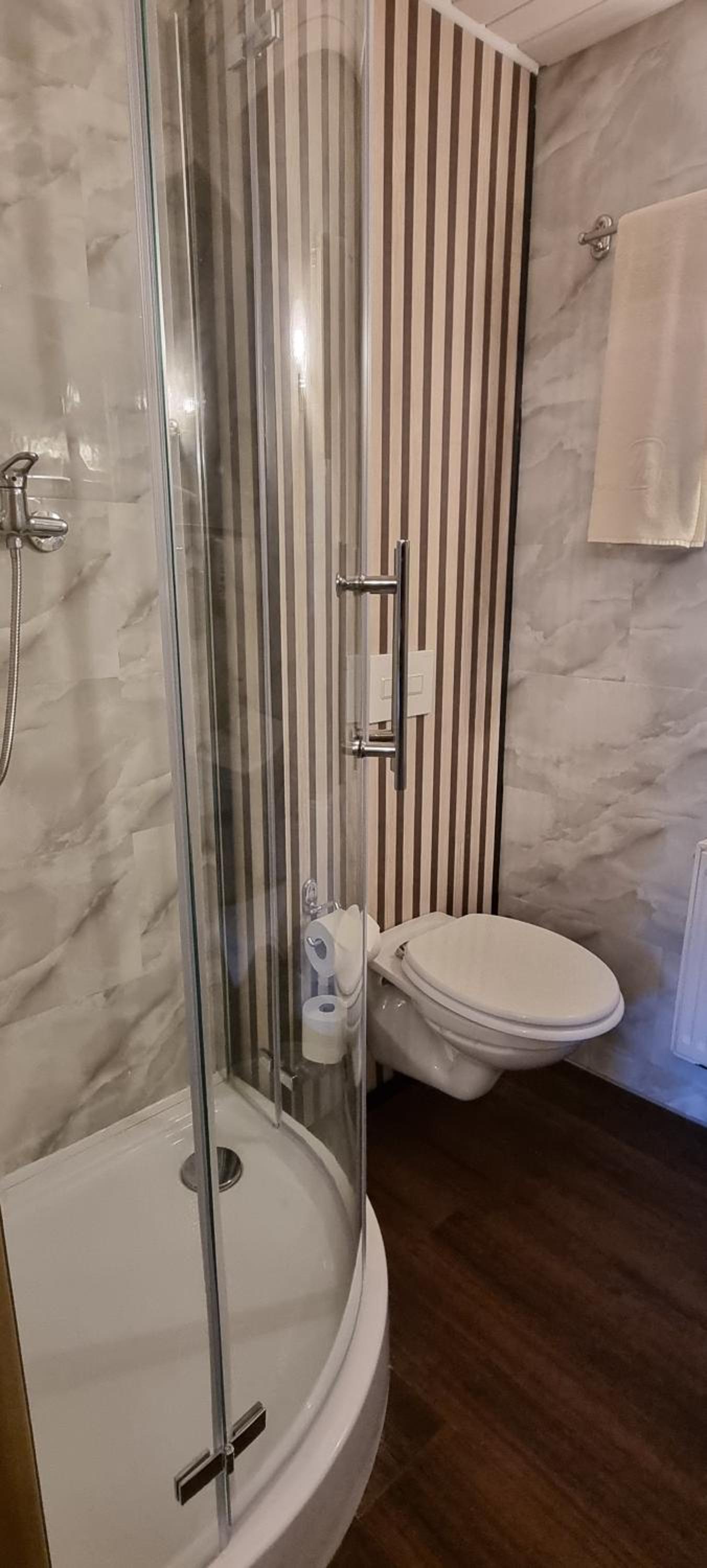 Deluxe Double Room with Shower photo 3