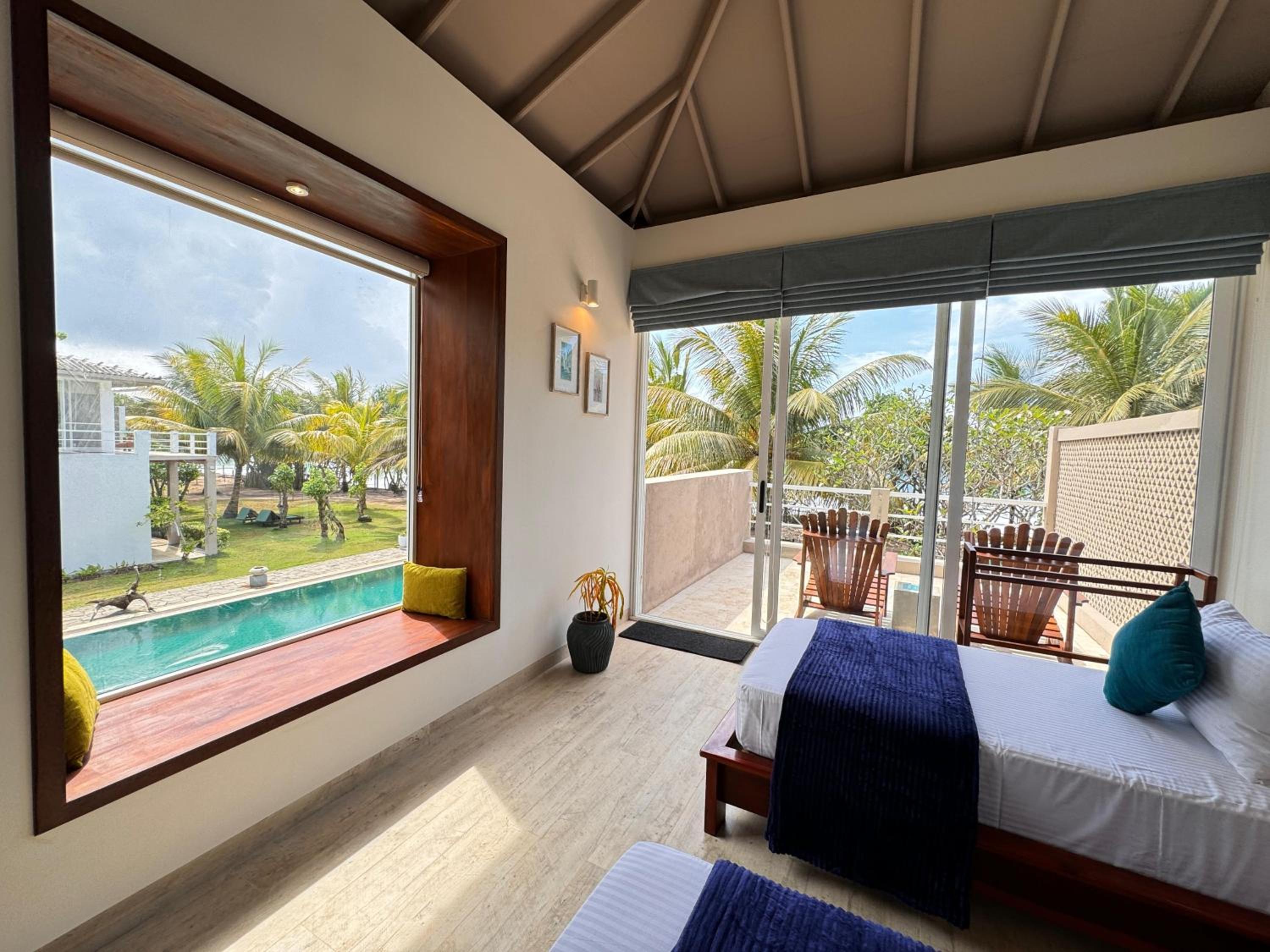 Standard Twin Room with Sea View photo 3