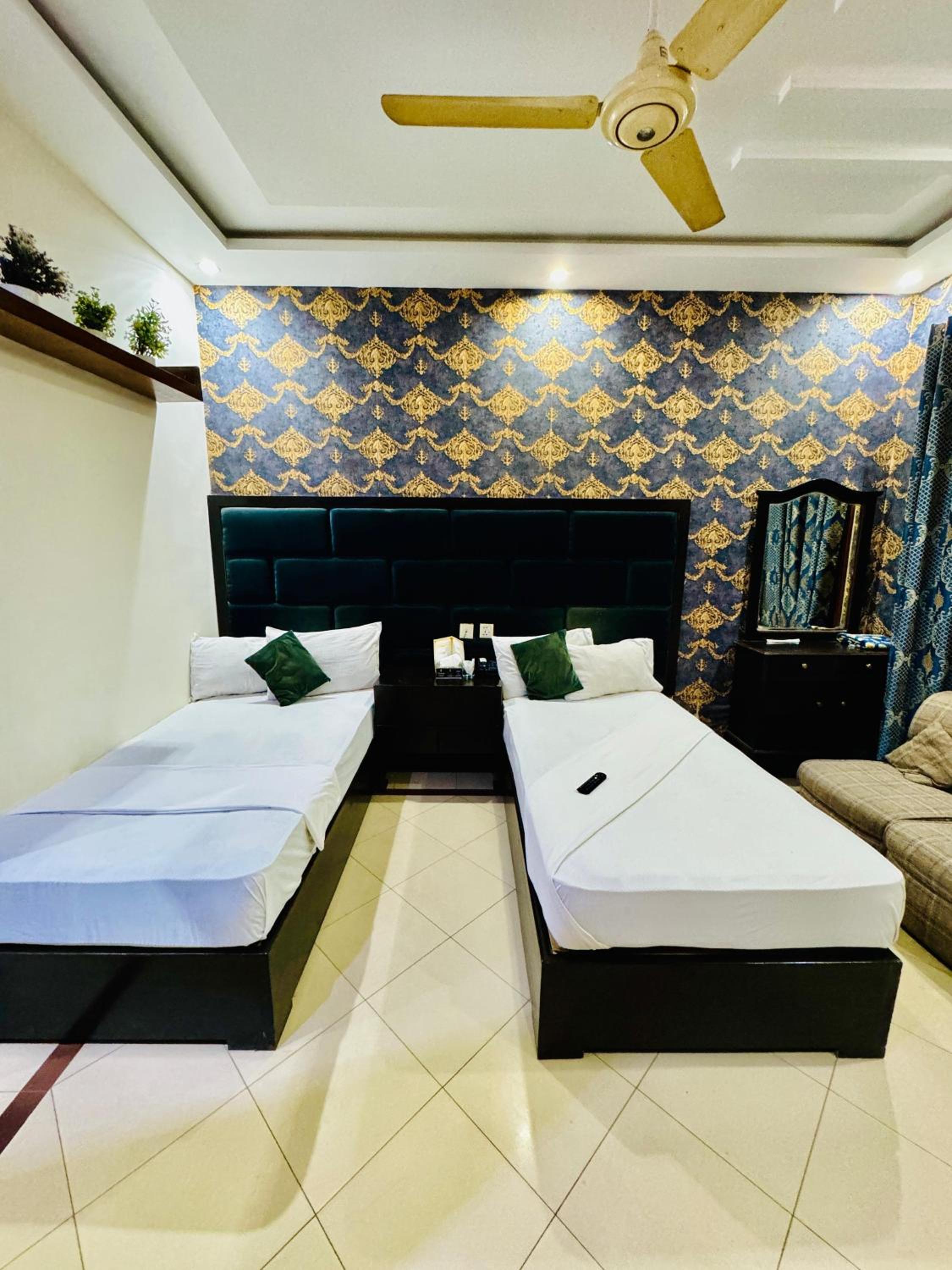 Deluxe Twin Room photo 2
