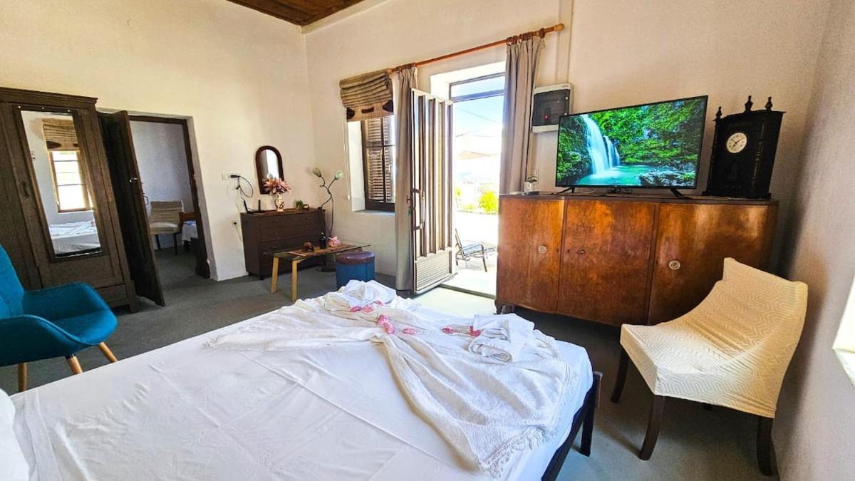 Two-Bedroom Deluxe Apartment with Ocean View