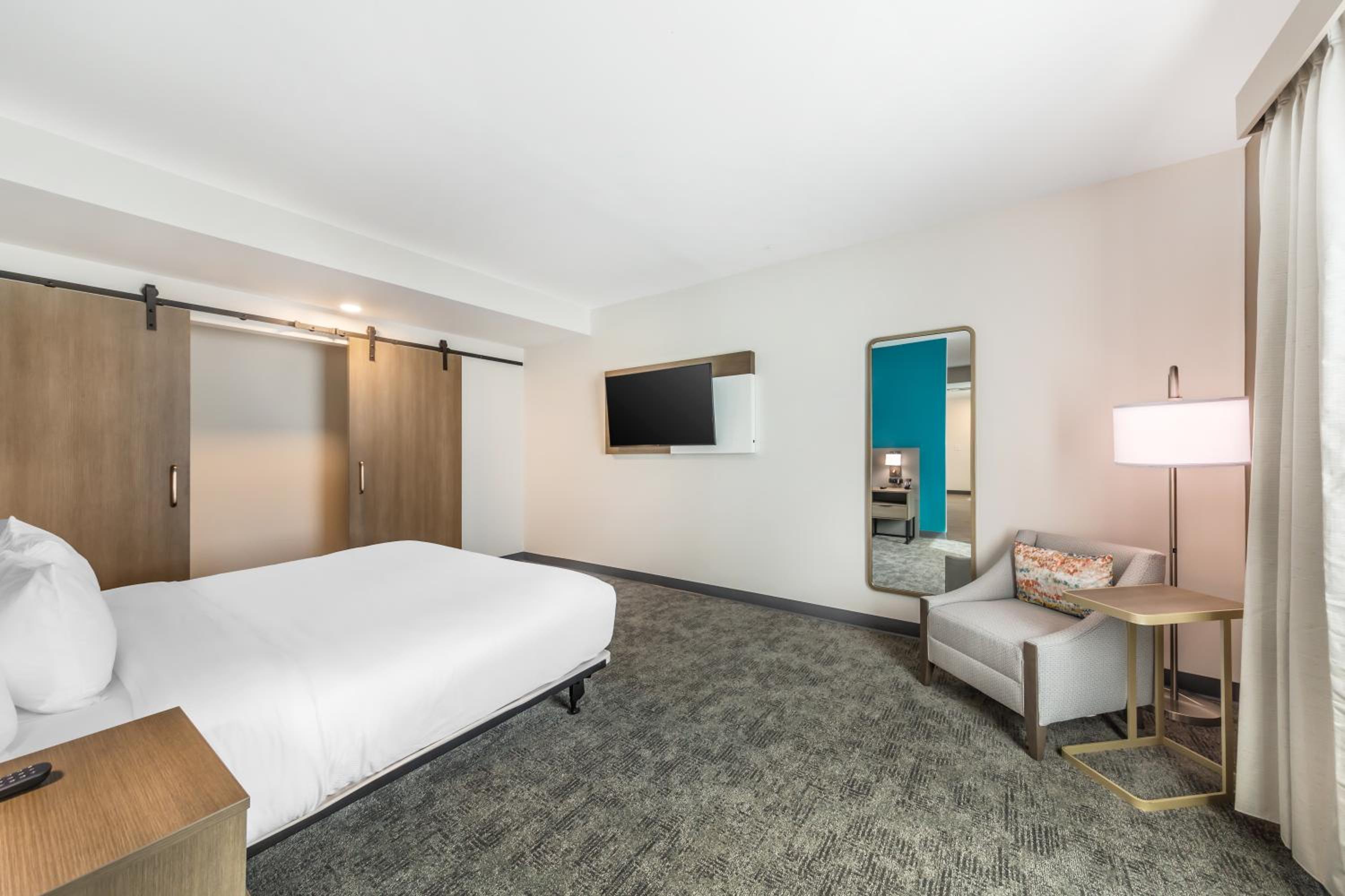 One Room Suite with Sofa bed - Disability Access/Non Smoking