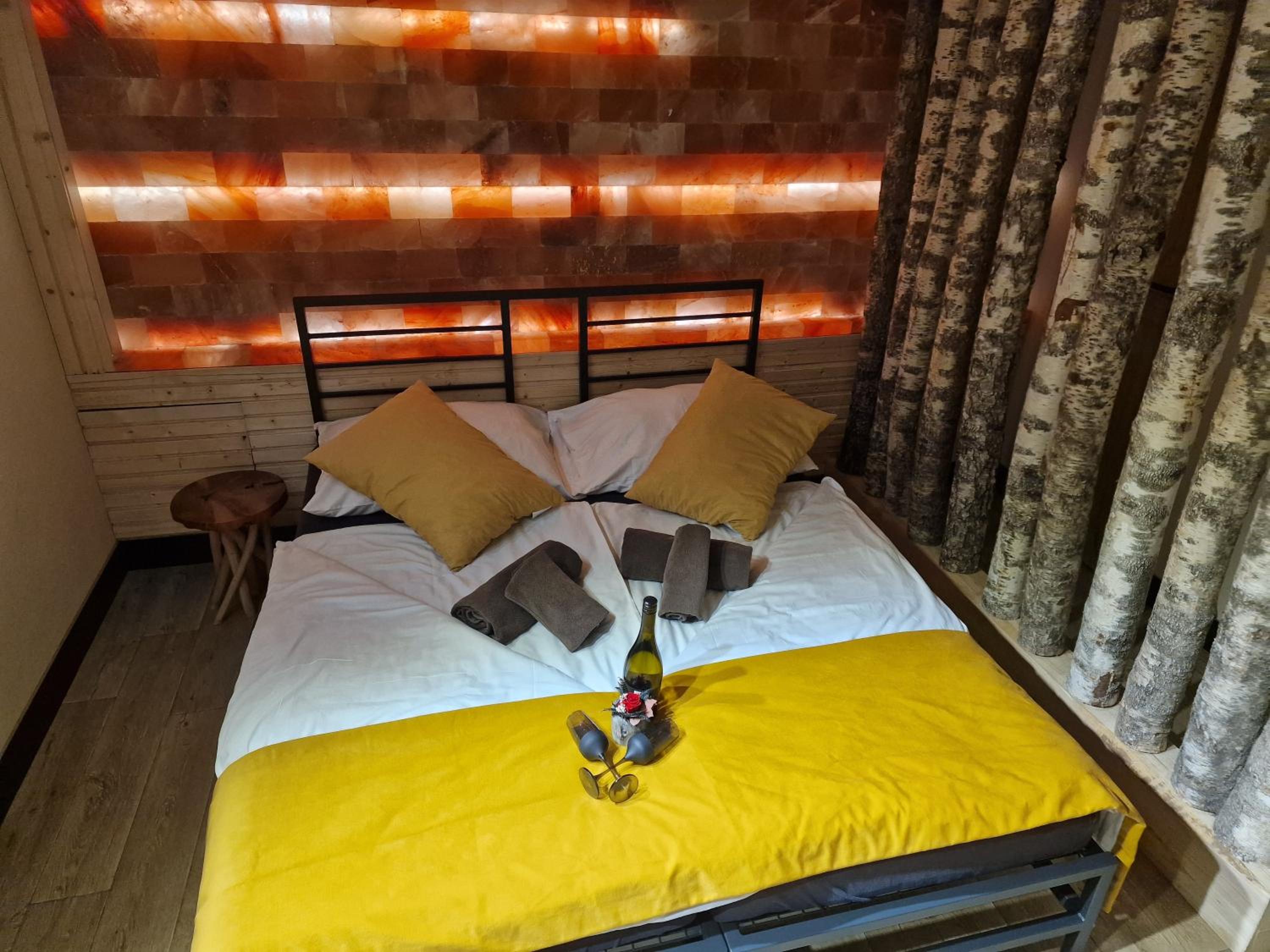Deluxe Studio