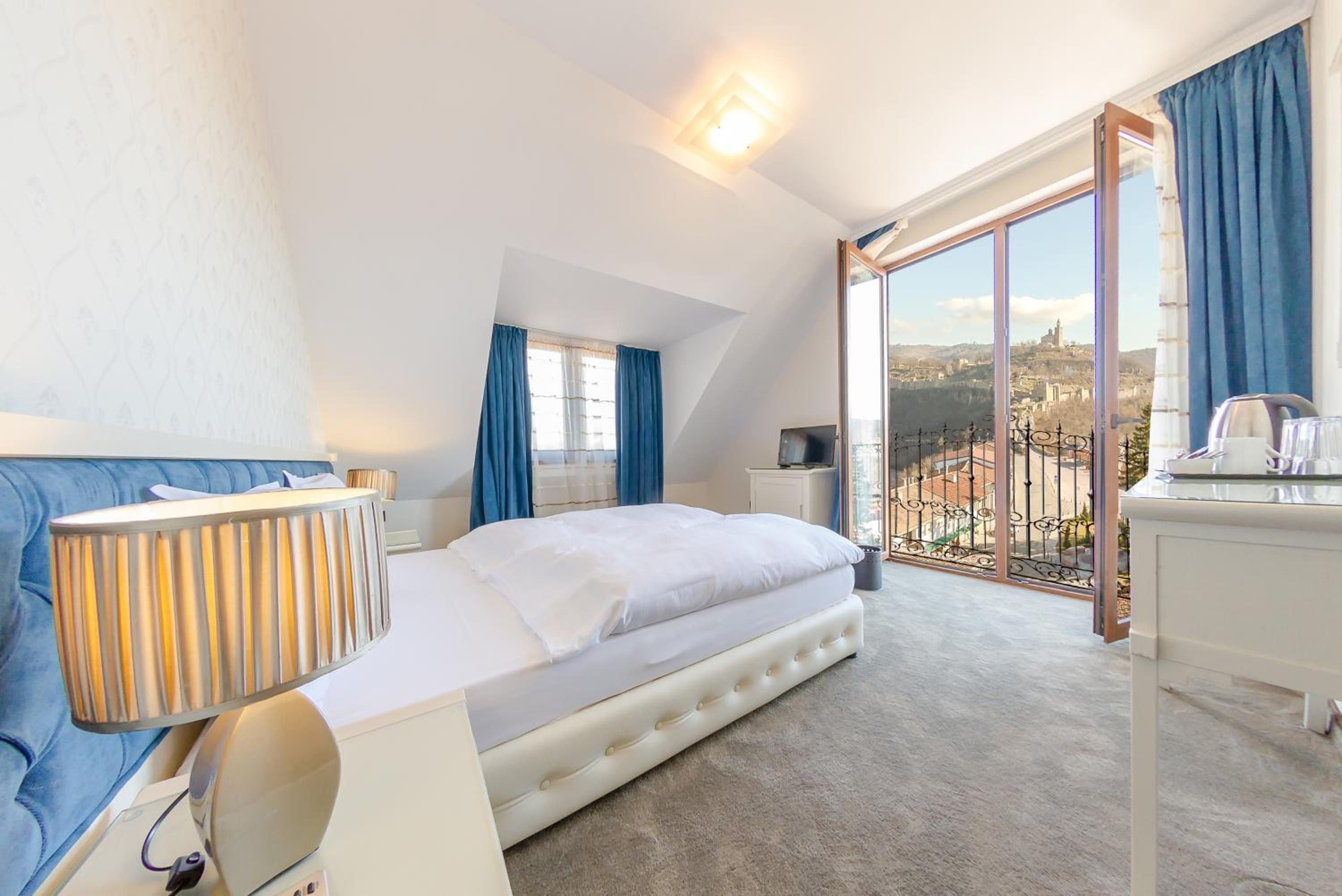 Double or Twin Room with Tsarevets View photo 1