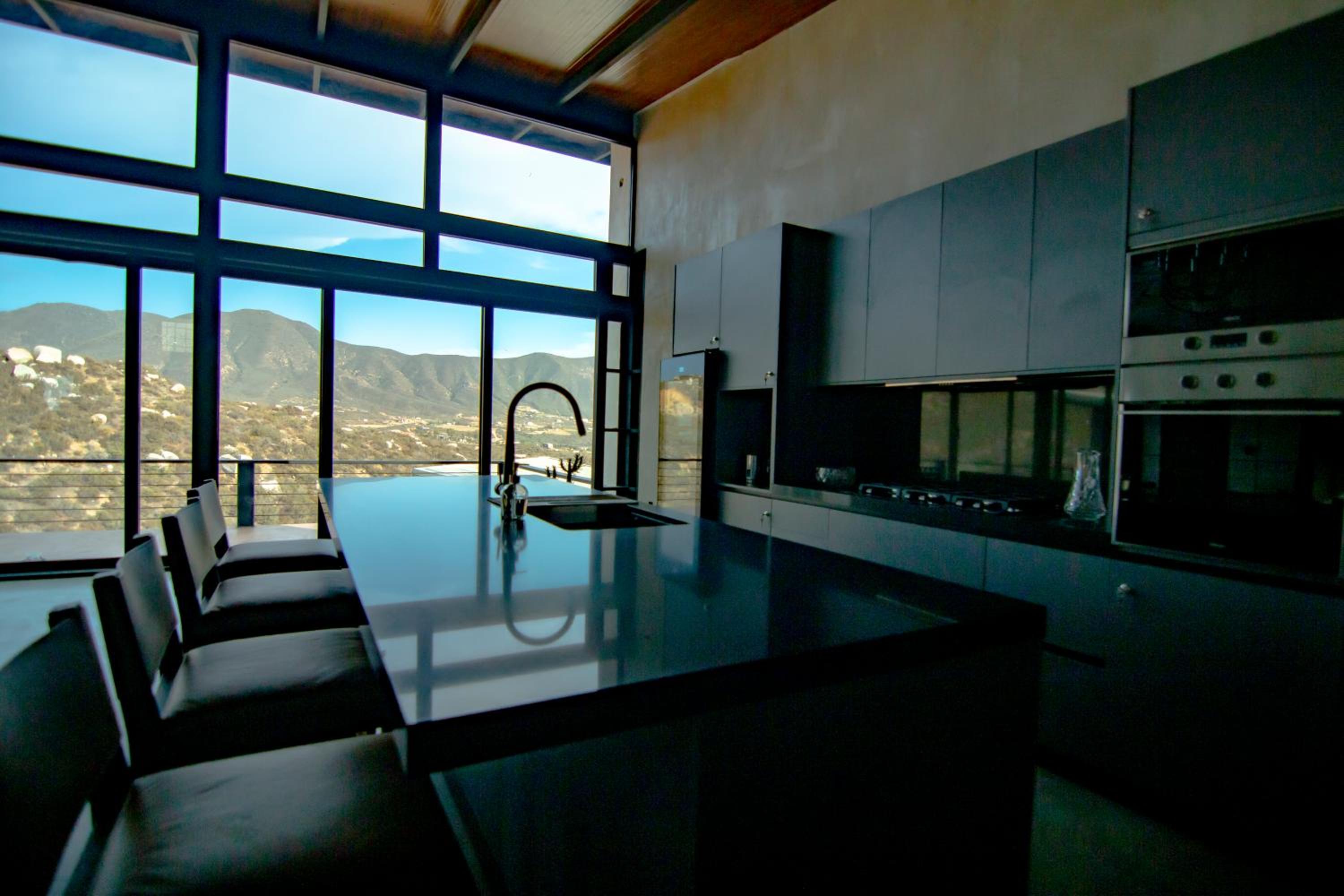 Two-Bedroom House - Photo 10
