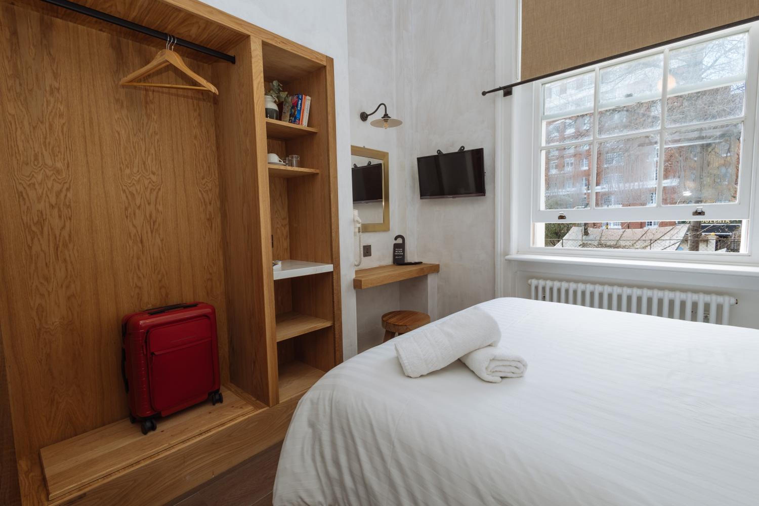 Deluxe Double Room photo 3