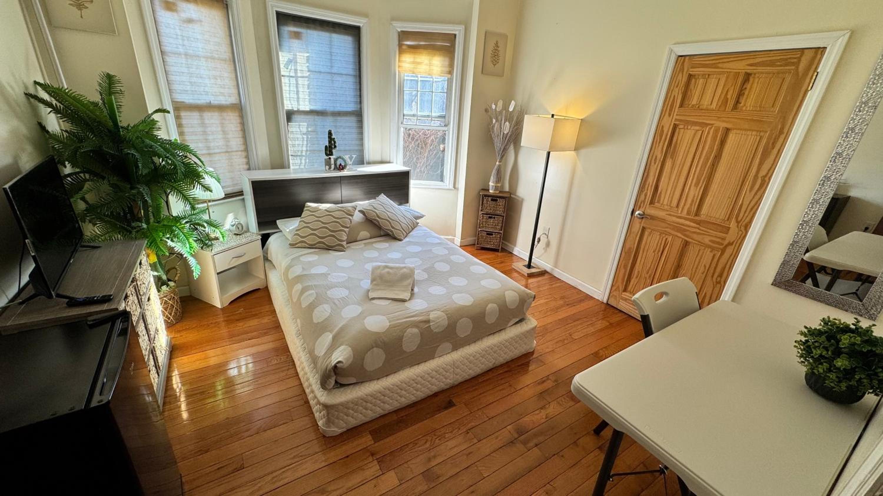 Double Room with Shared Bathroom