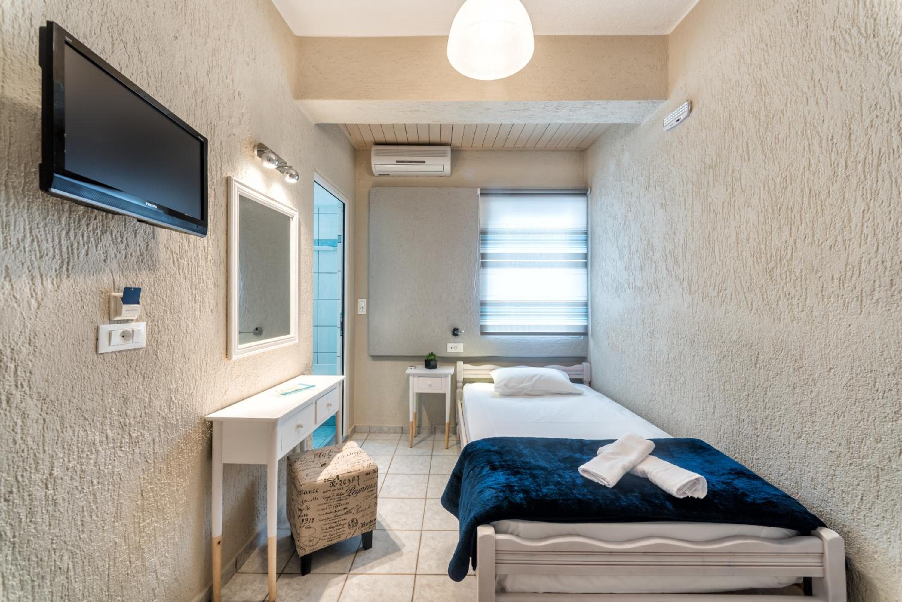 Single Room photo 2