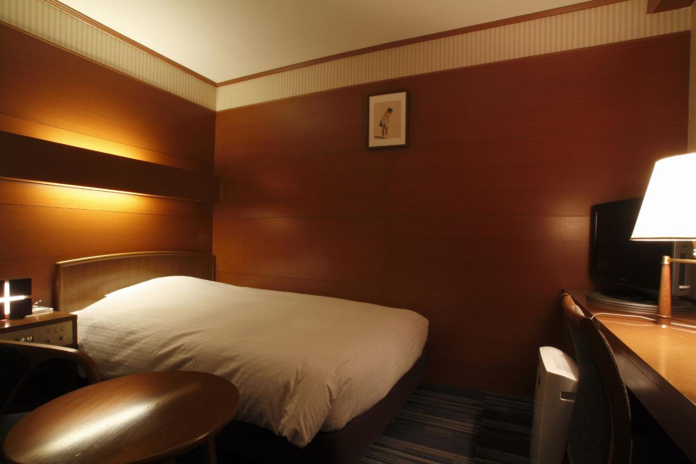 Double Room with Small Double Bed - Non-Smoking photo 3