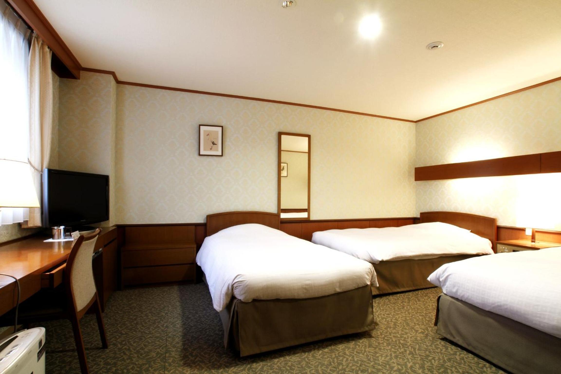 Triple Room - Smoking photo 3