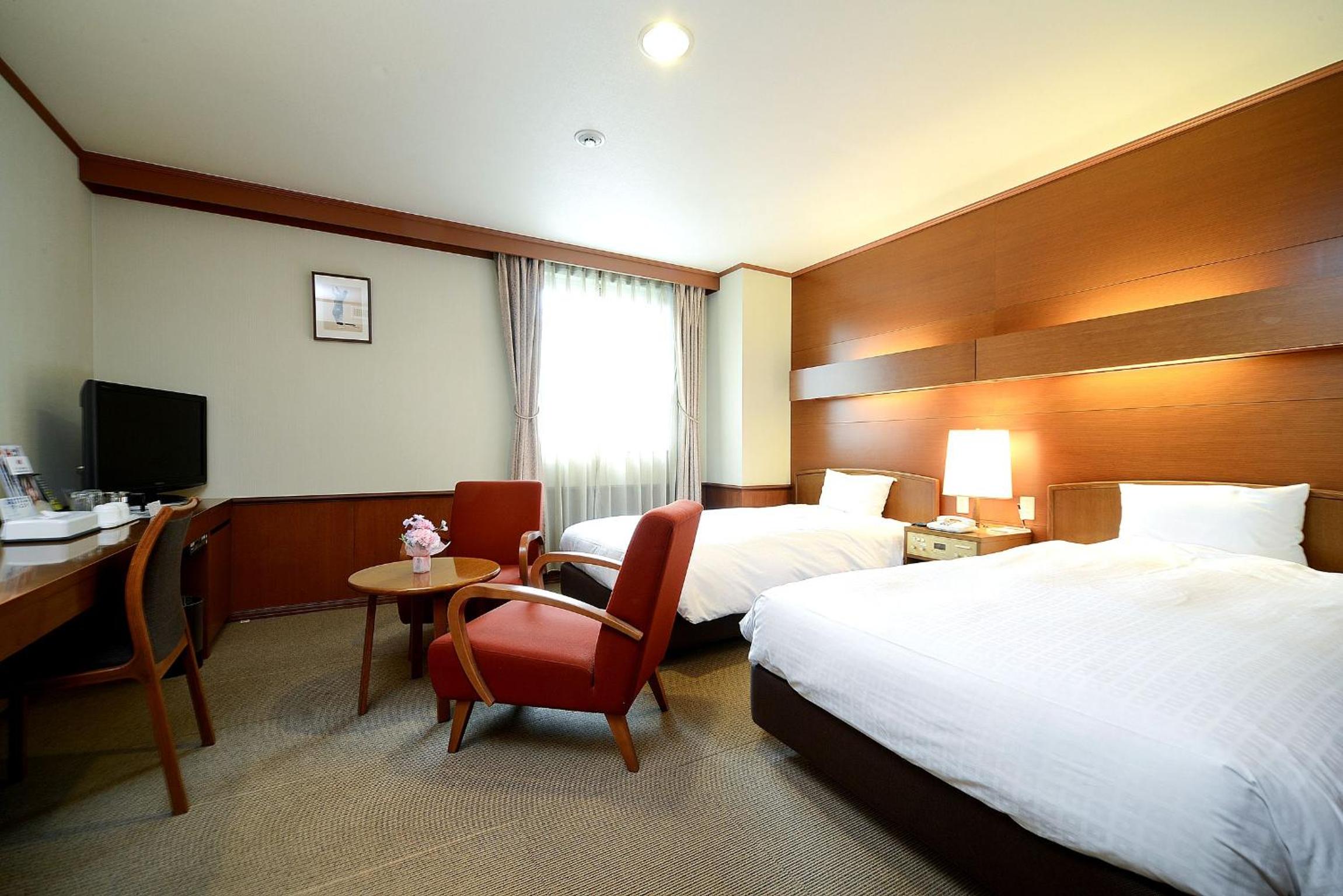 Twin Room - Non-Smoking photo 1