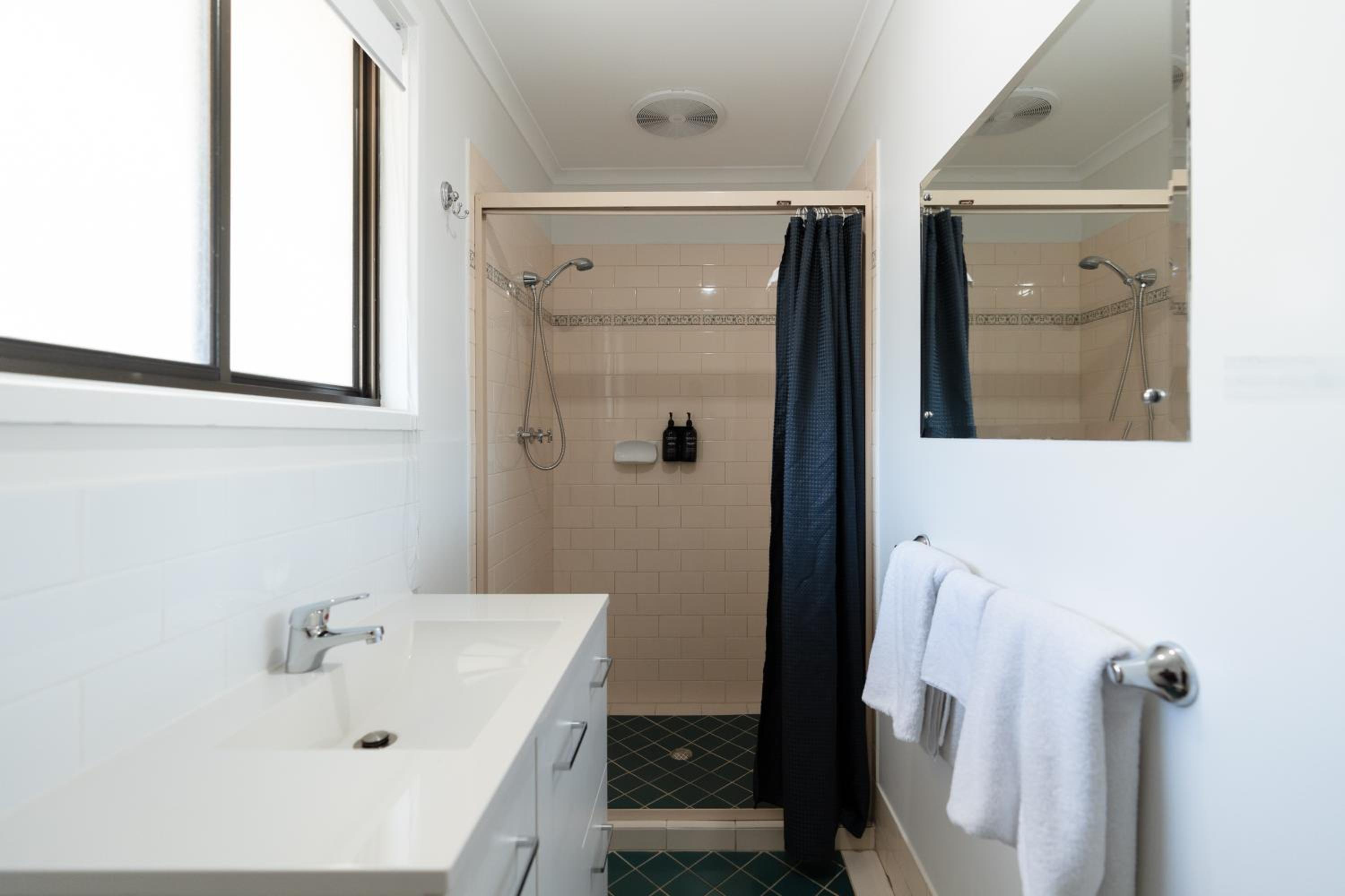 Queen Room with Balcony - Photo 1