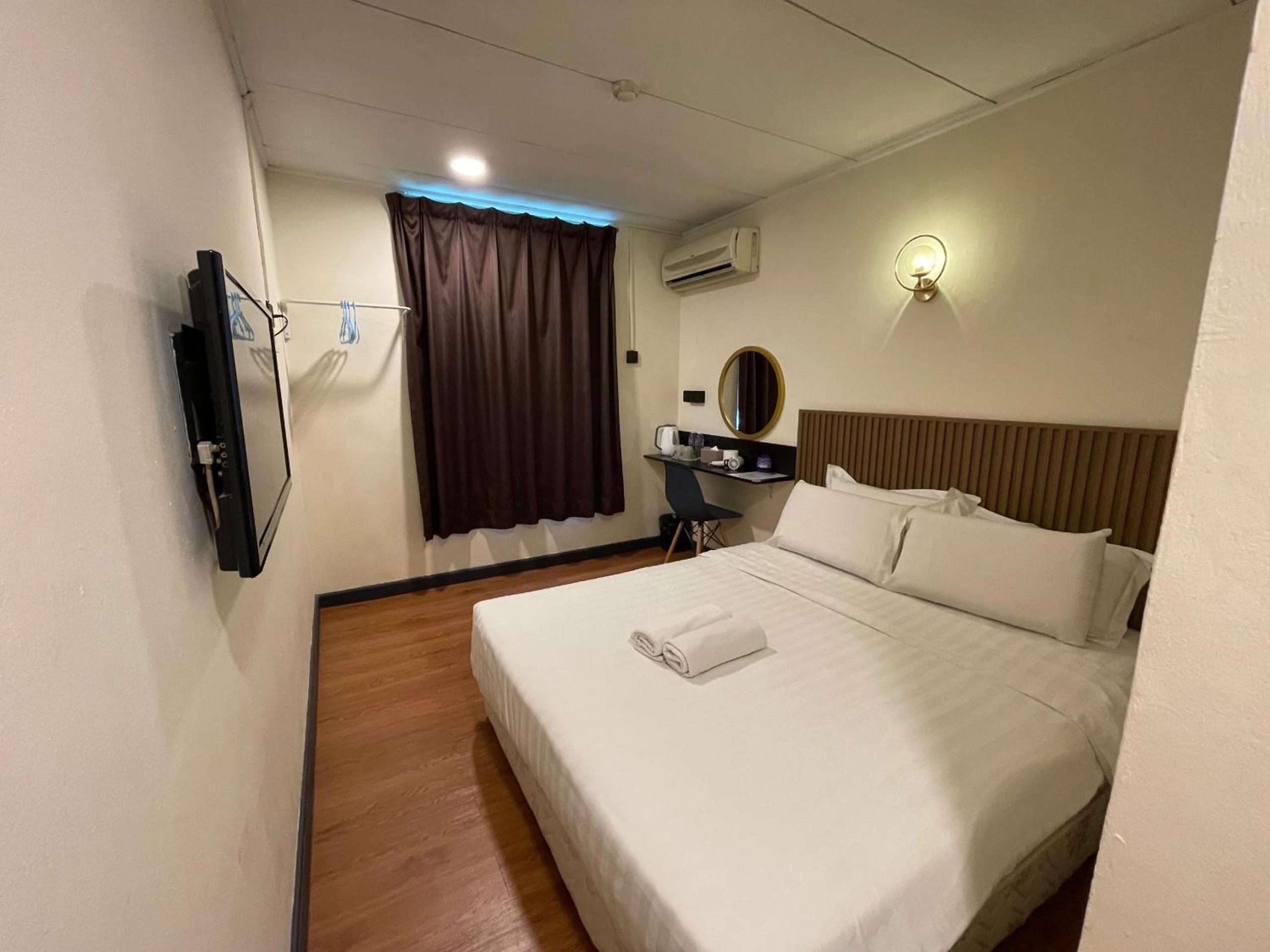 Standard Queen Room - Photo 5