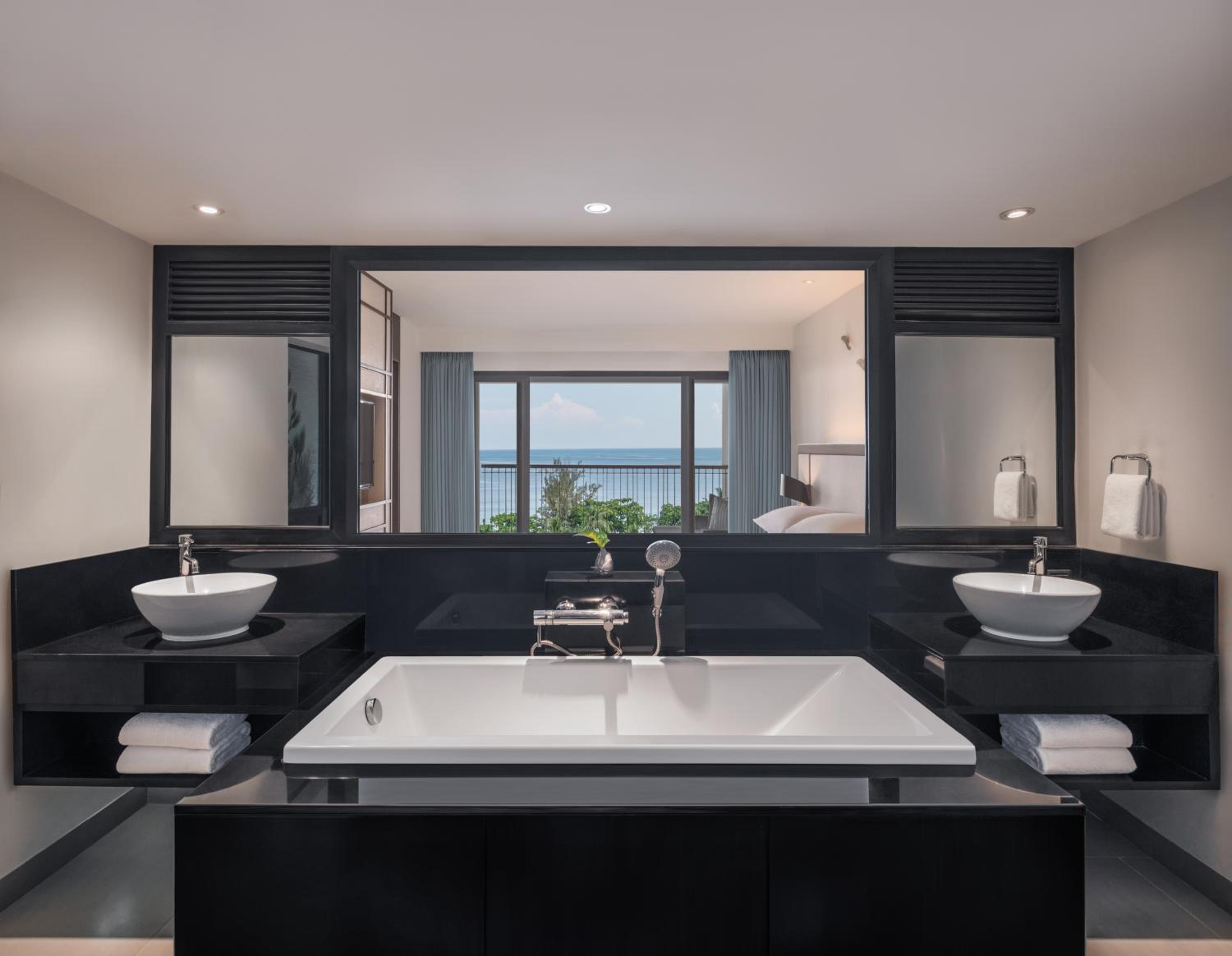Two-Bedroom Regency Suite with Ocean View - Photo 5