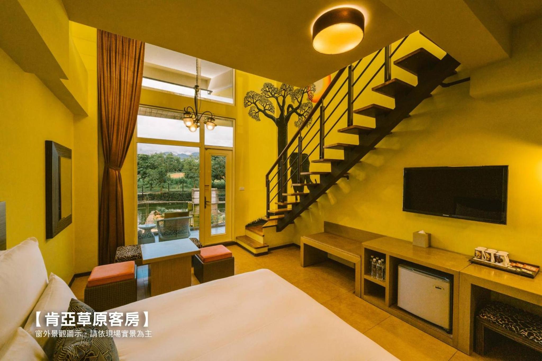 Kenya Room with Grassland View