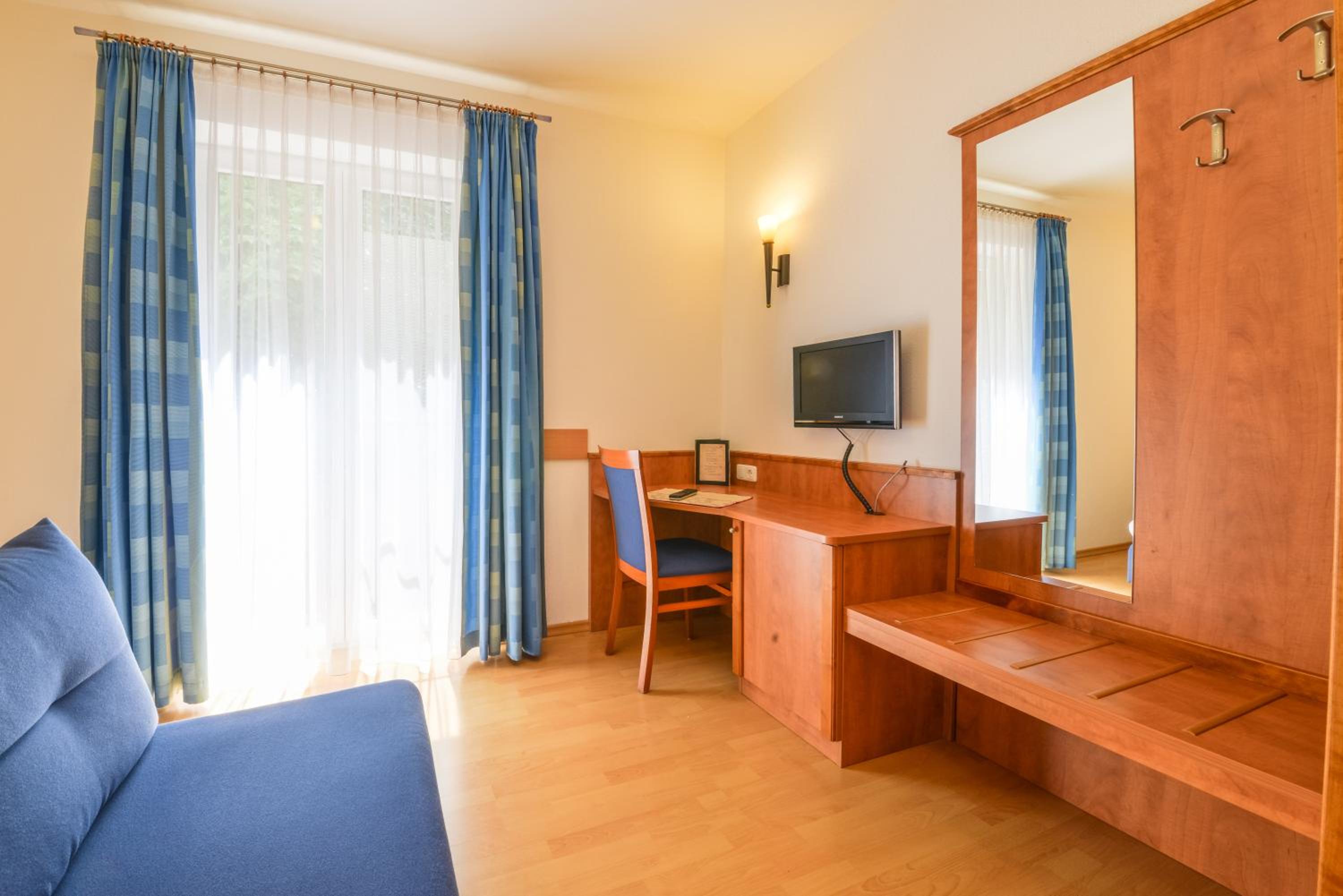 Double Room (1 Adult) photo 3