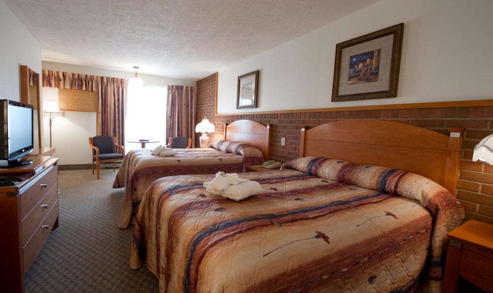 Superior Room with Two Double Beds - Photo 3