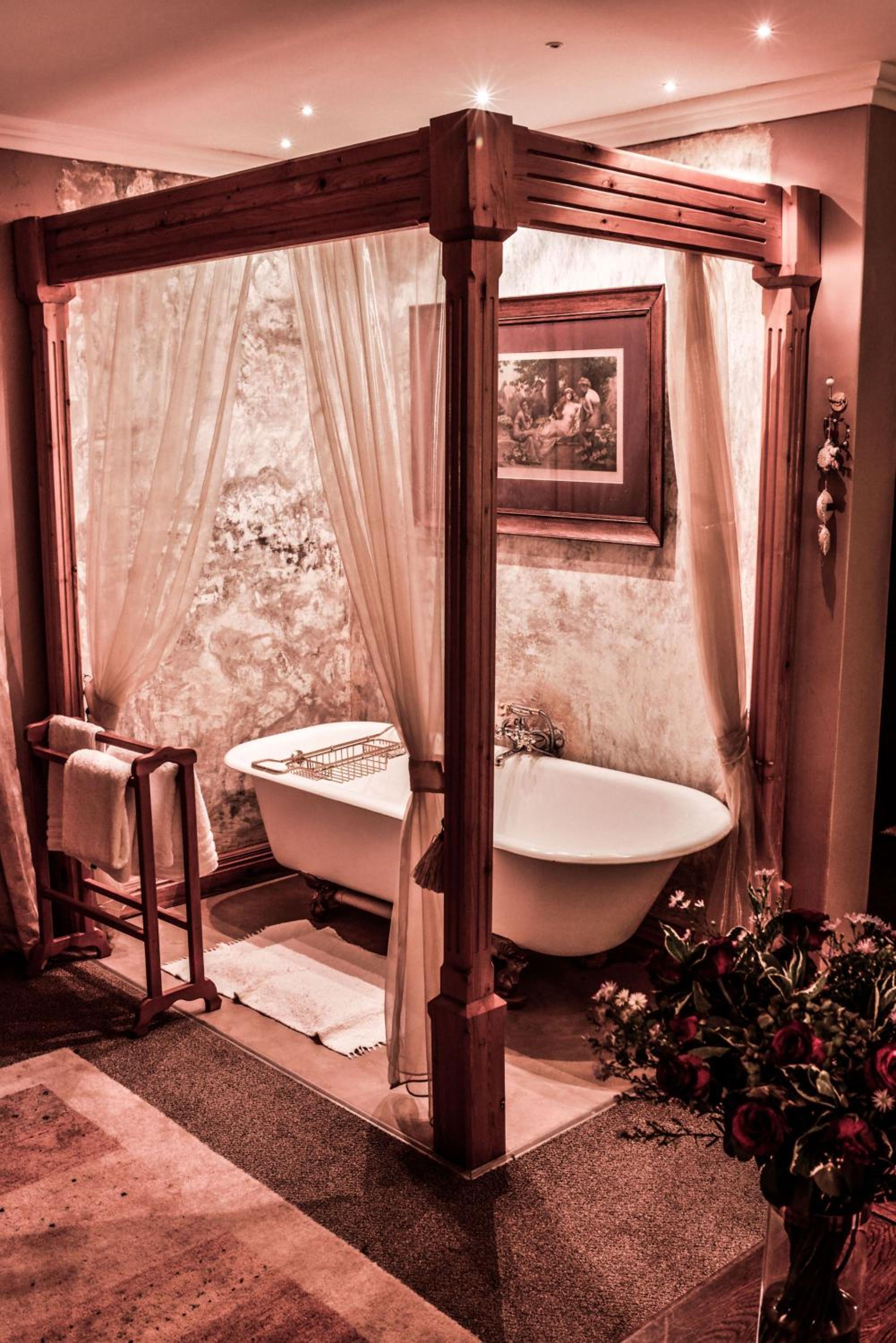 Deluxe Queen Room - Photo 2