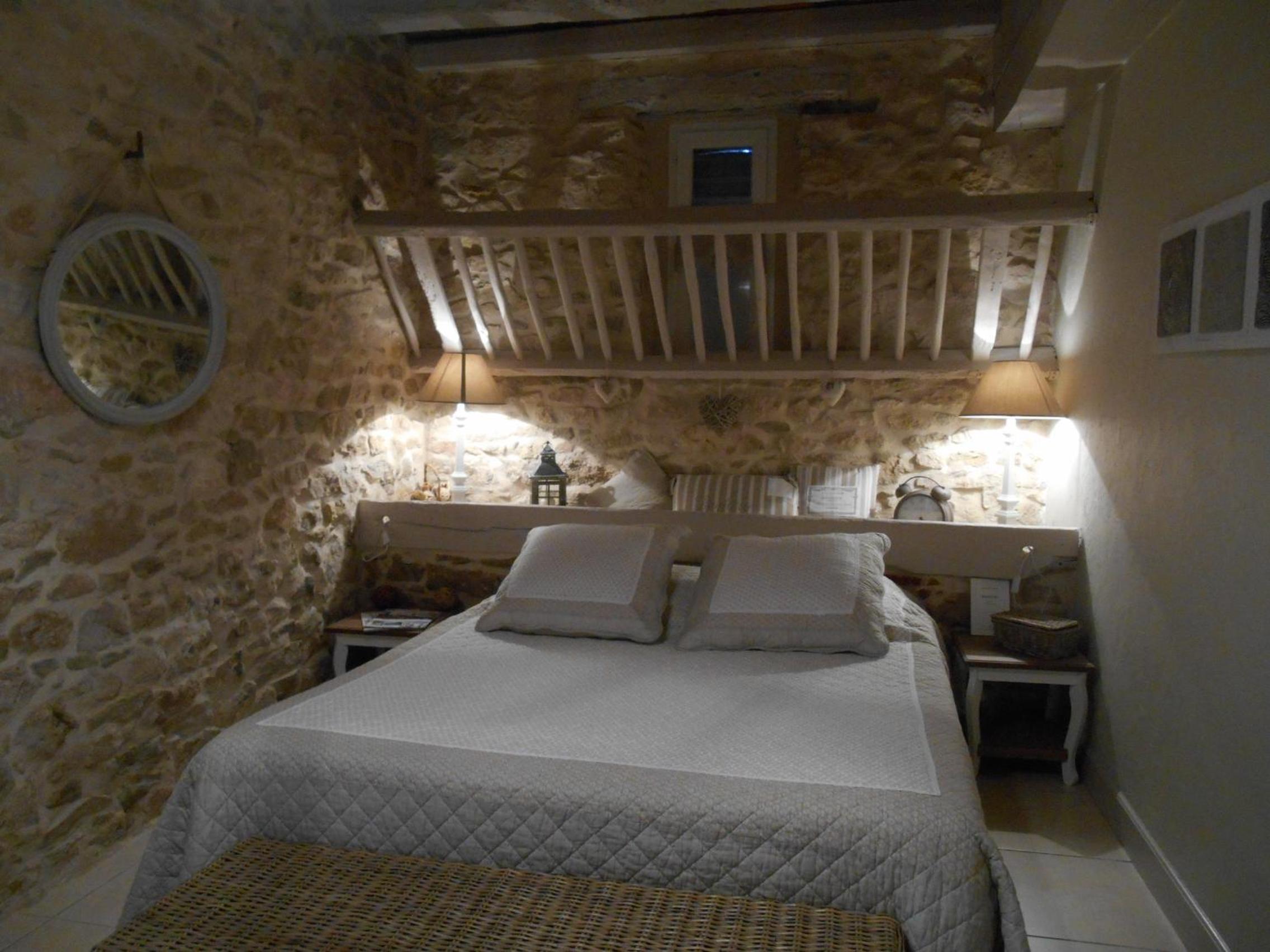 Double Room with Private External Bathroom - Photo 5