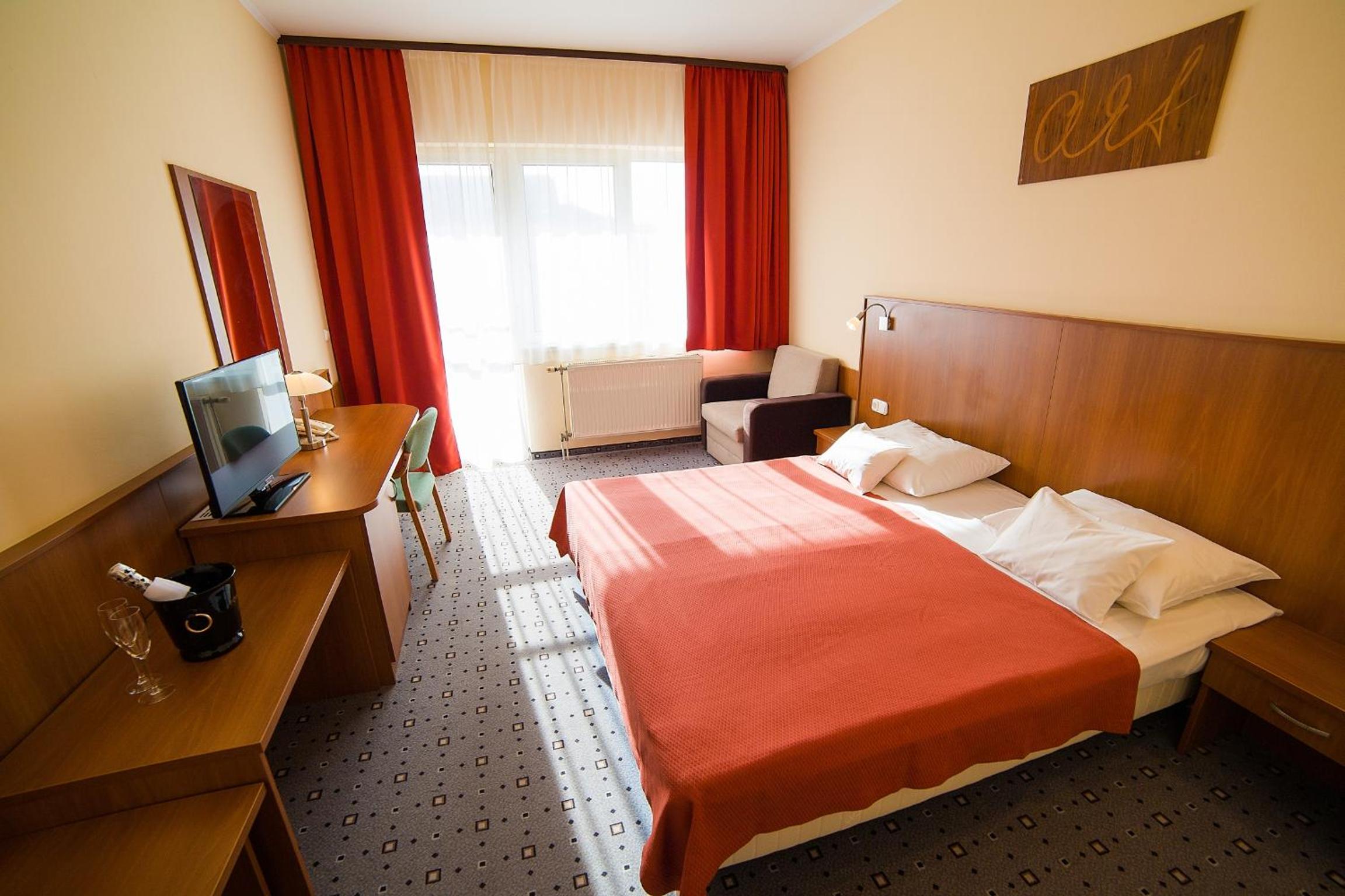 Double Room - Air Conditioner photo 1