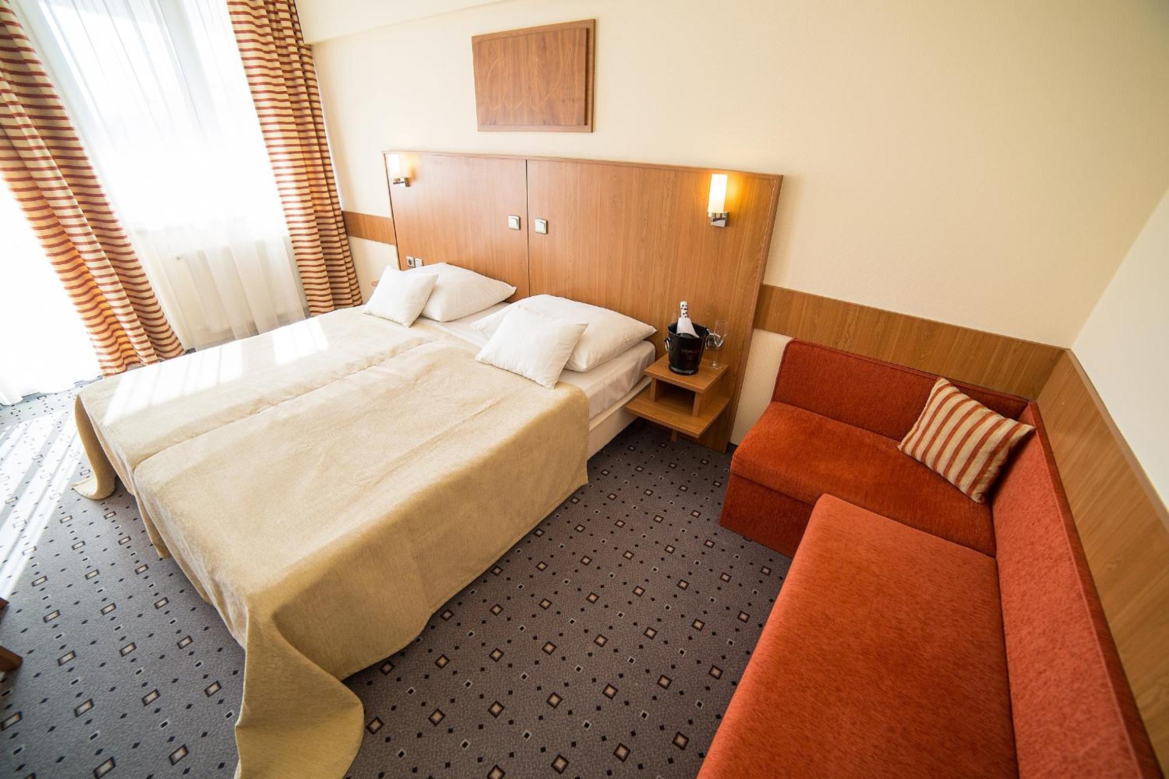 Double Room - Photo 2