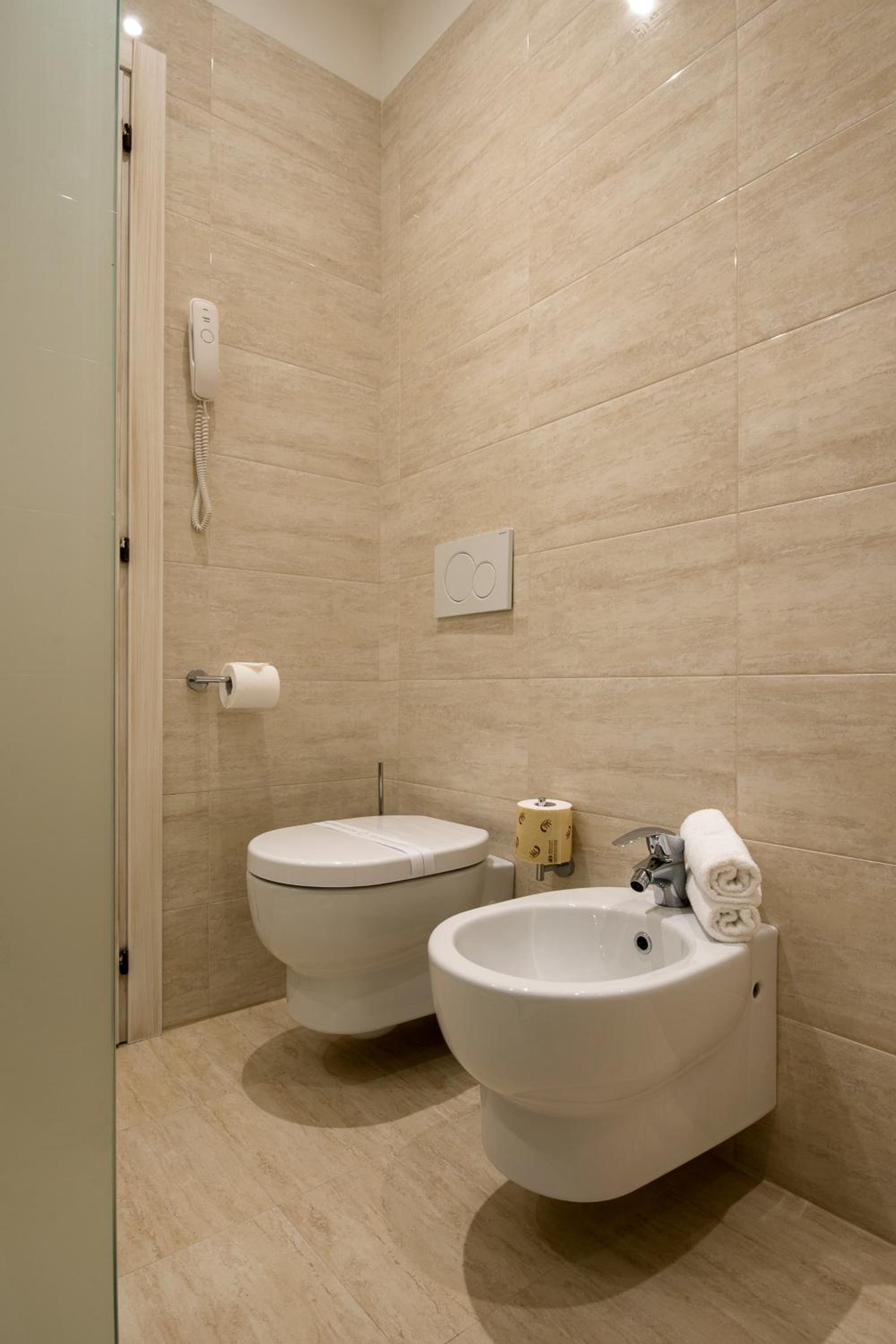 Superior Double or Twin Room - Photo 8