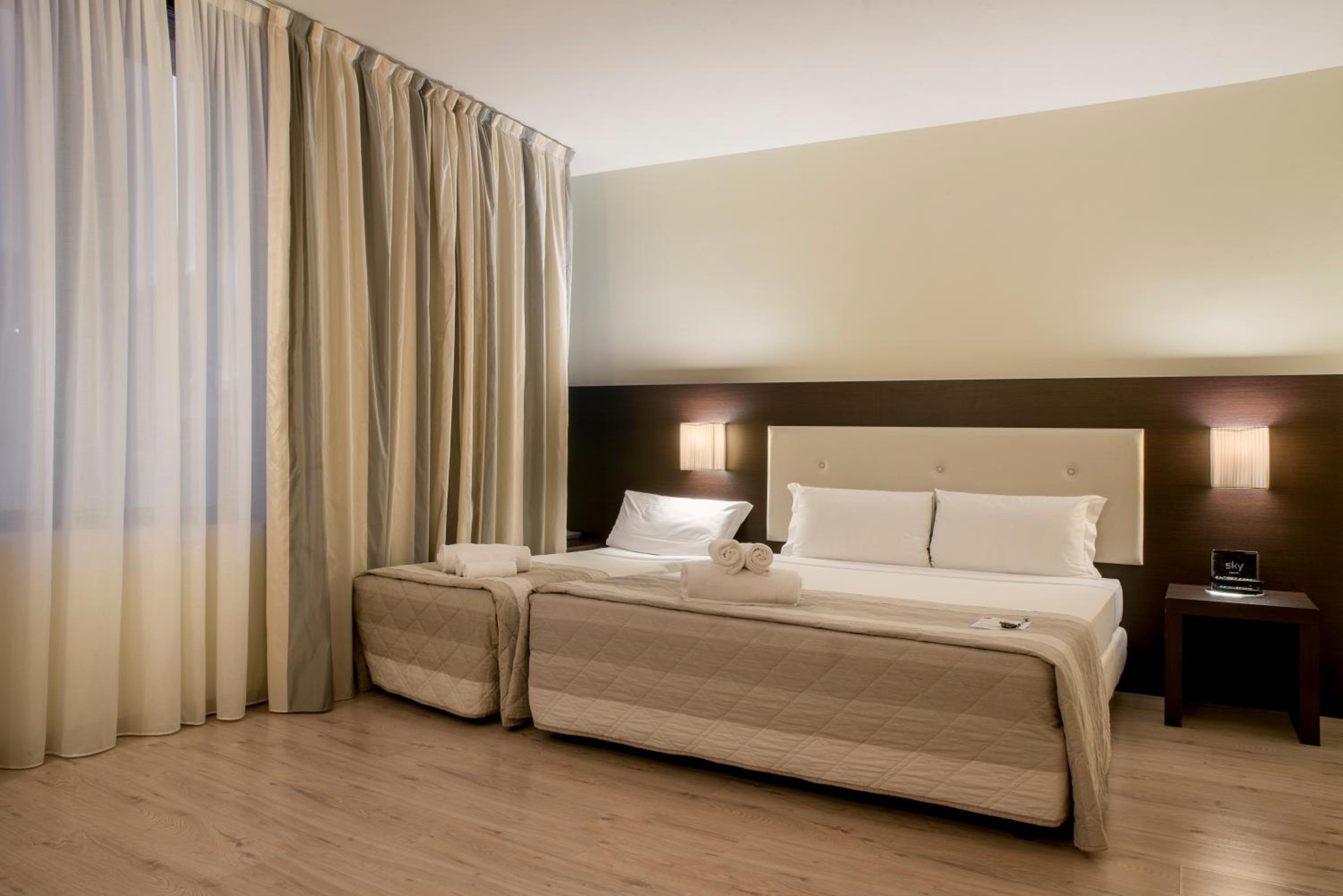 Standard Triple Room - Photo 1