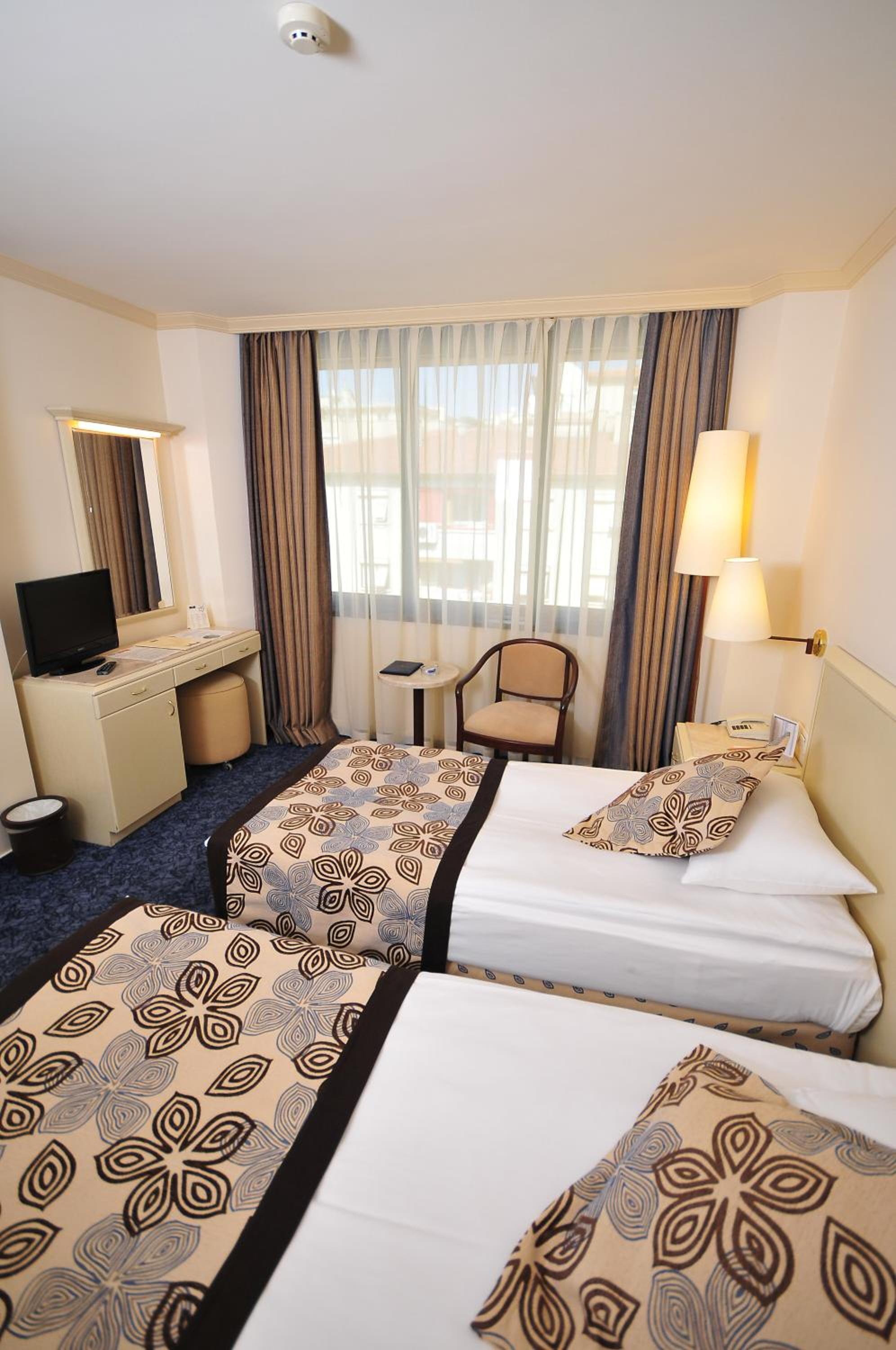 Standard  Room - Photo 5