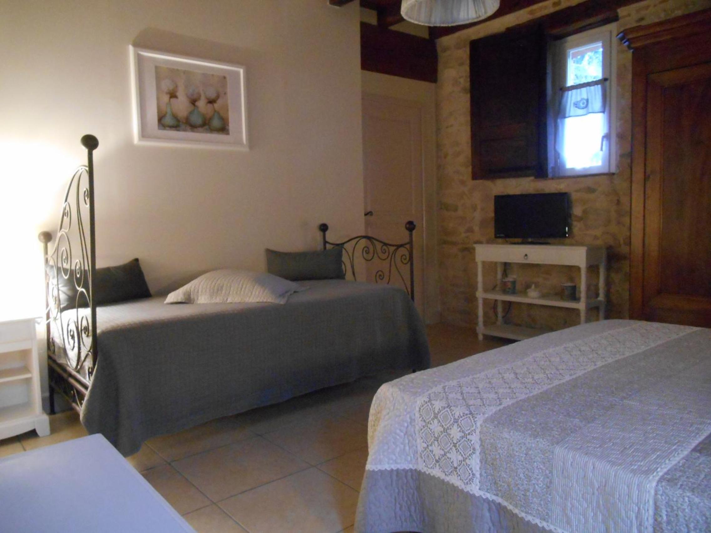 Triple Room with Private External Bathroom - Photo 5