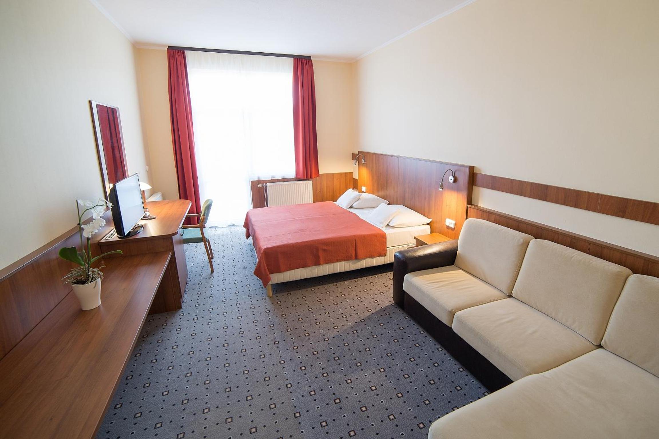 Double Room - Photo 5