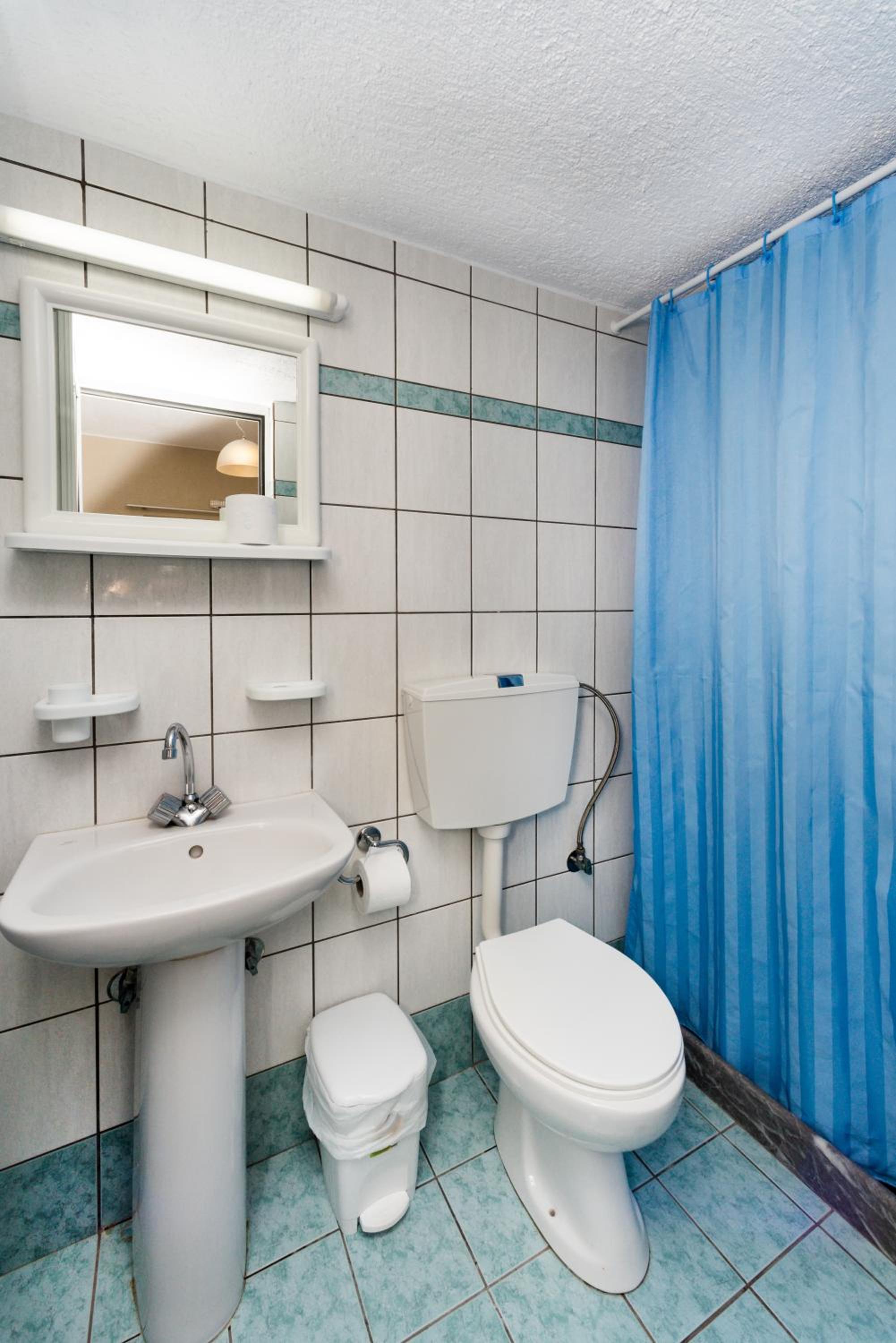 Double or Twin Room - Photo 9