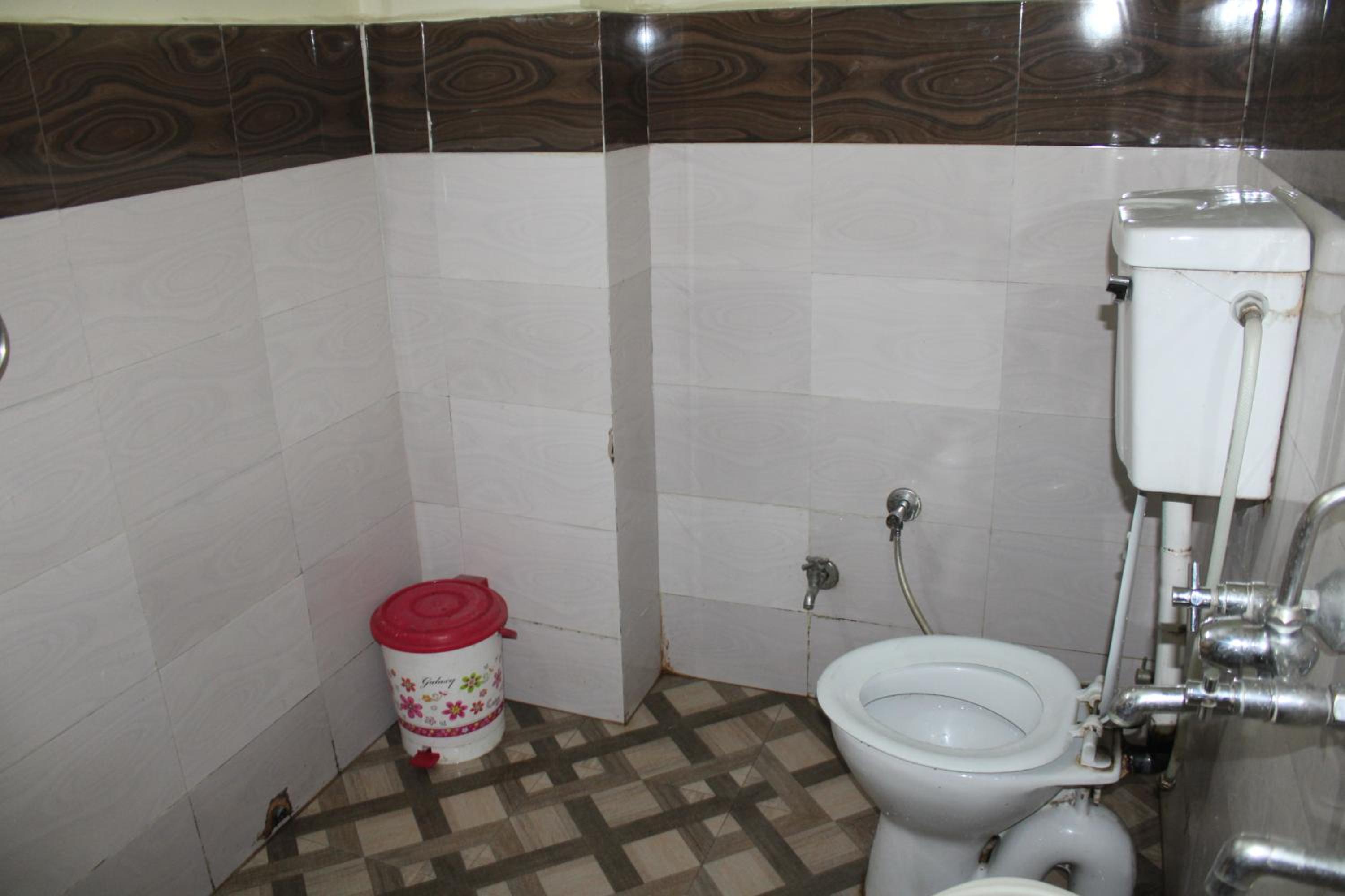 Standard Double Room with Fan - Photo 1