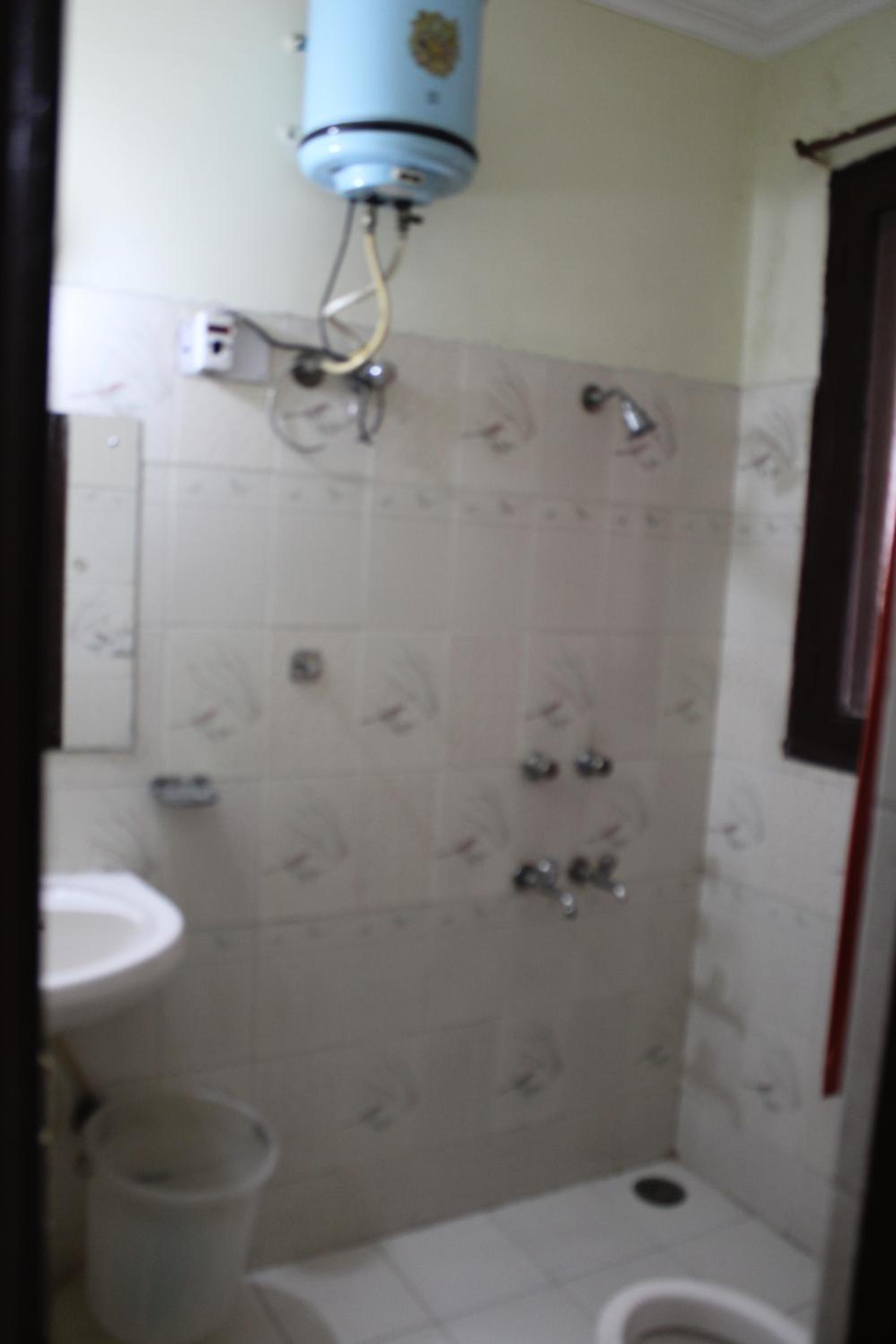 Standard Double Room with Fan - Photo 5
