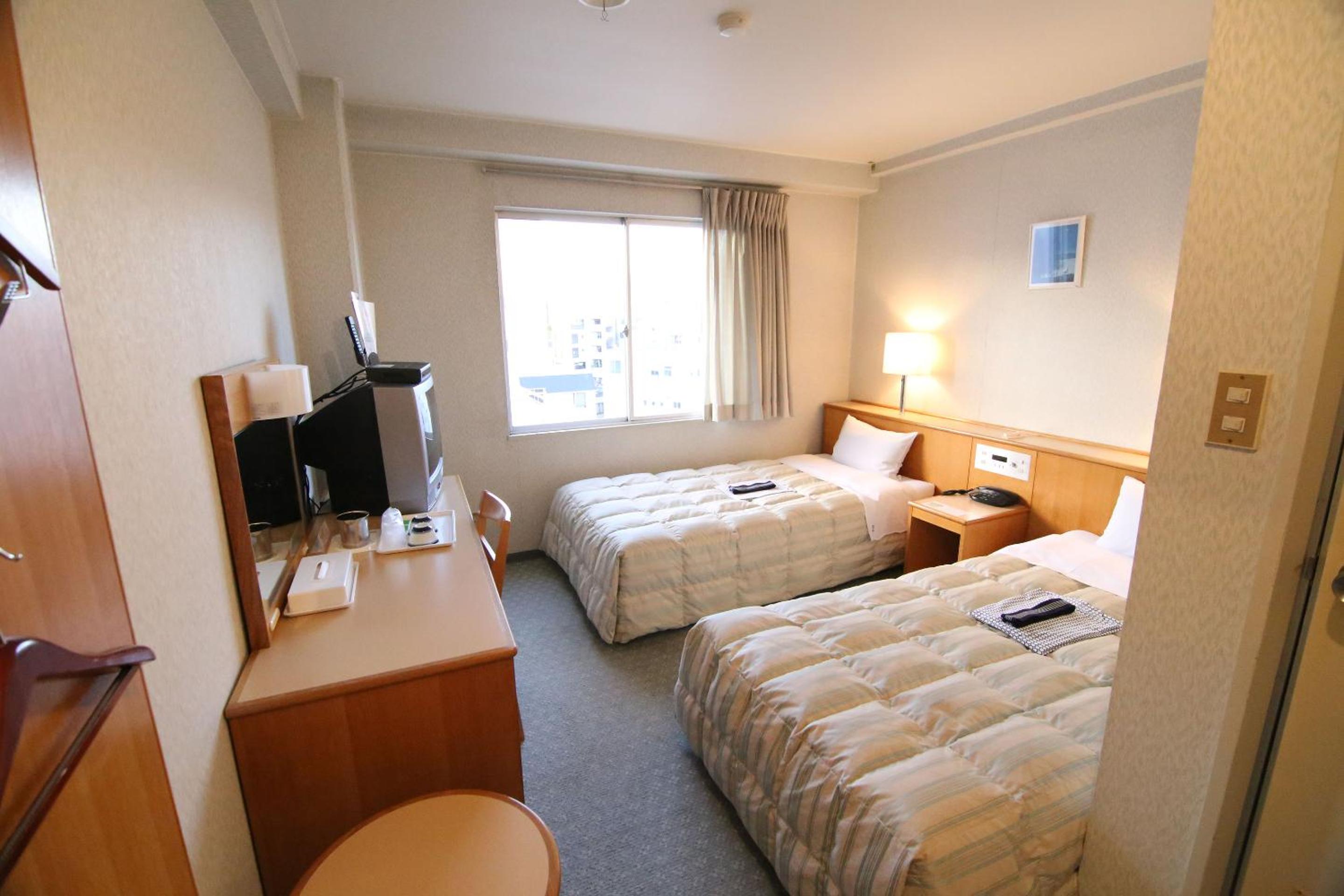 Twin Room with Bathroom - Main Building - Non-Smoking - Photo 3