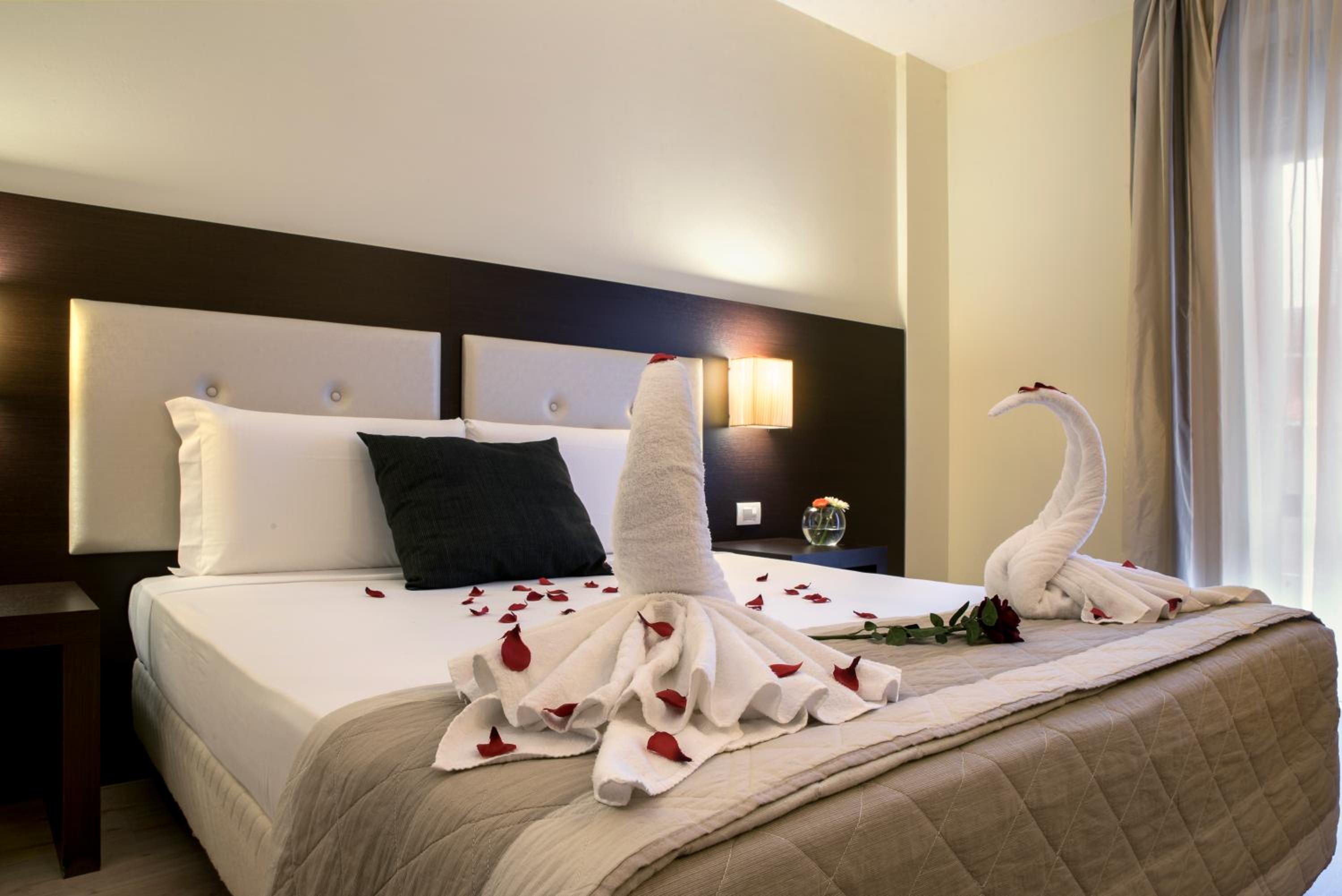 Double or Twin Room - Photo 4