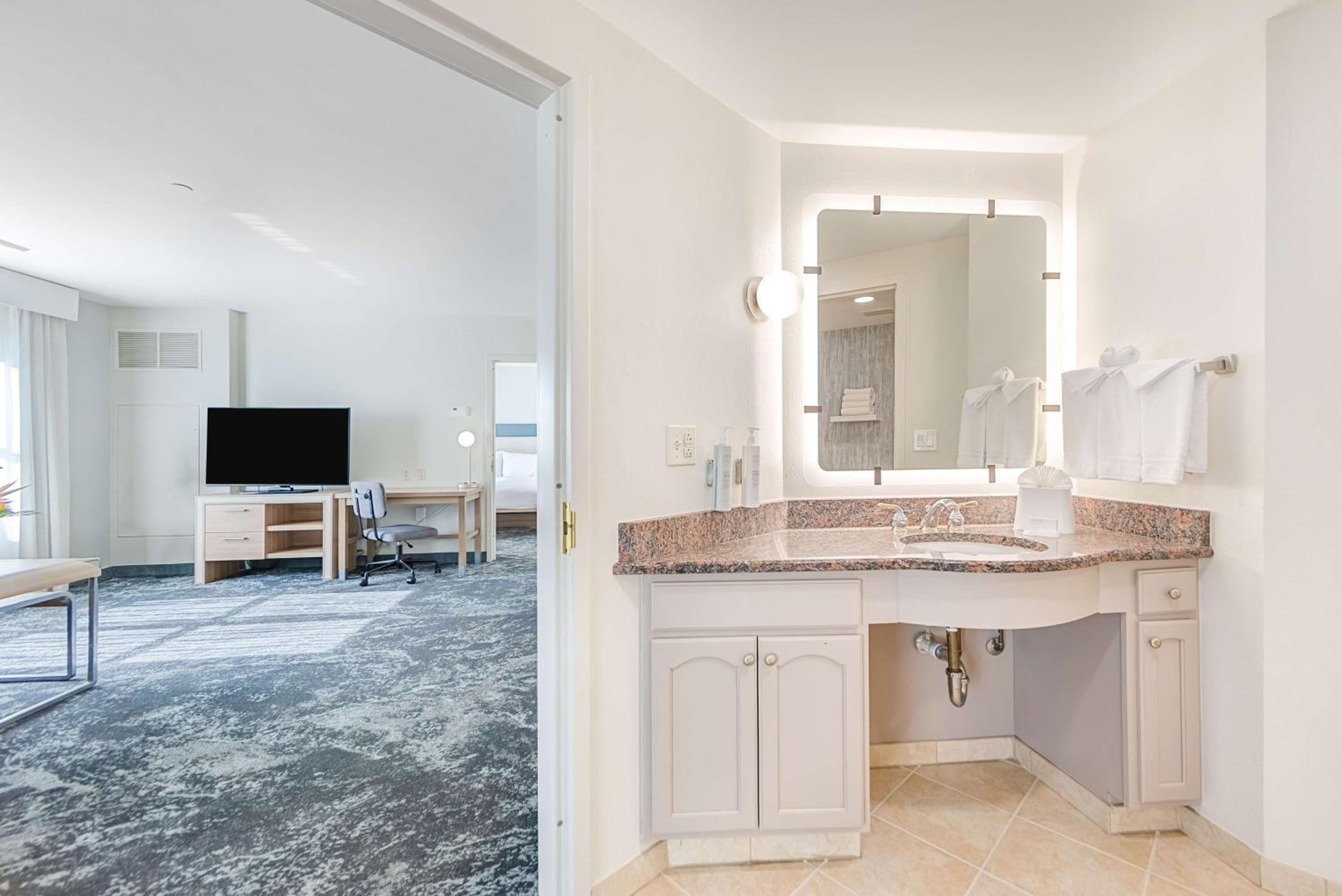Two-Bedroom King Suite - Non-Smoking - Photo 6