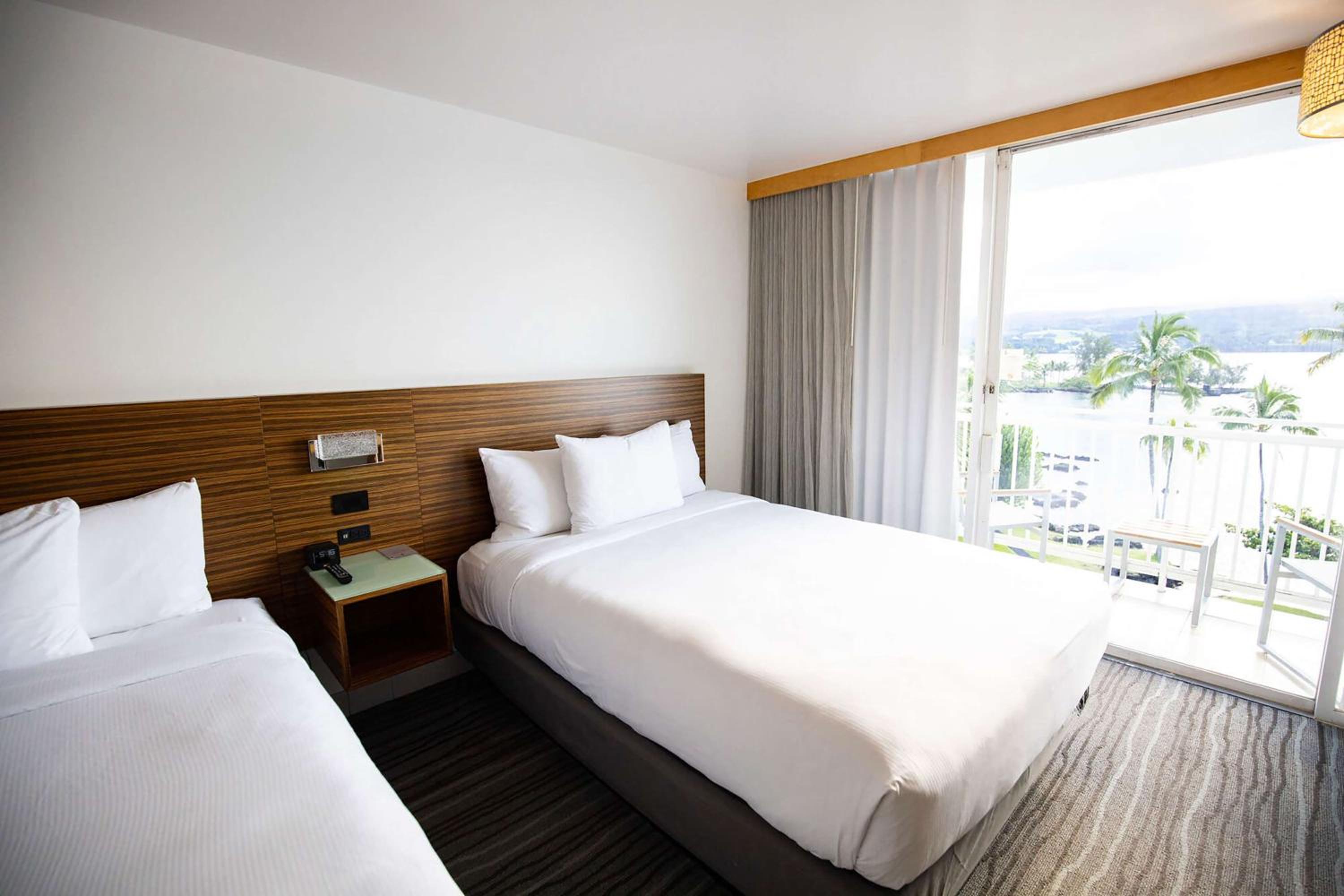 Queen Room with Two Queen Beds - Ocean View - Photo 2