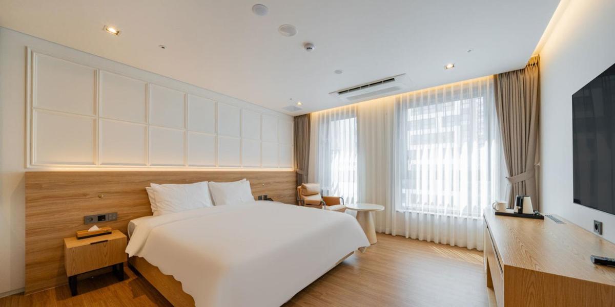 Superior King Room - Photo 1