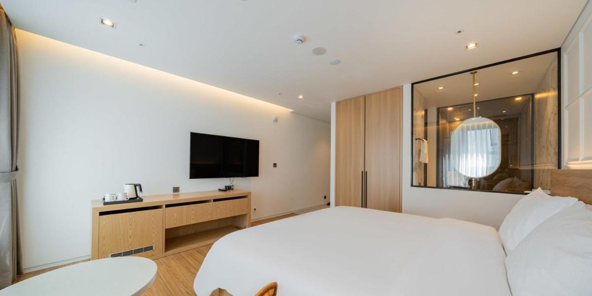 Superior King Room - Photo 2