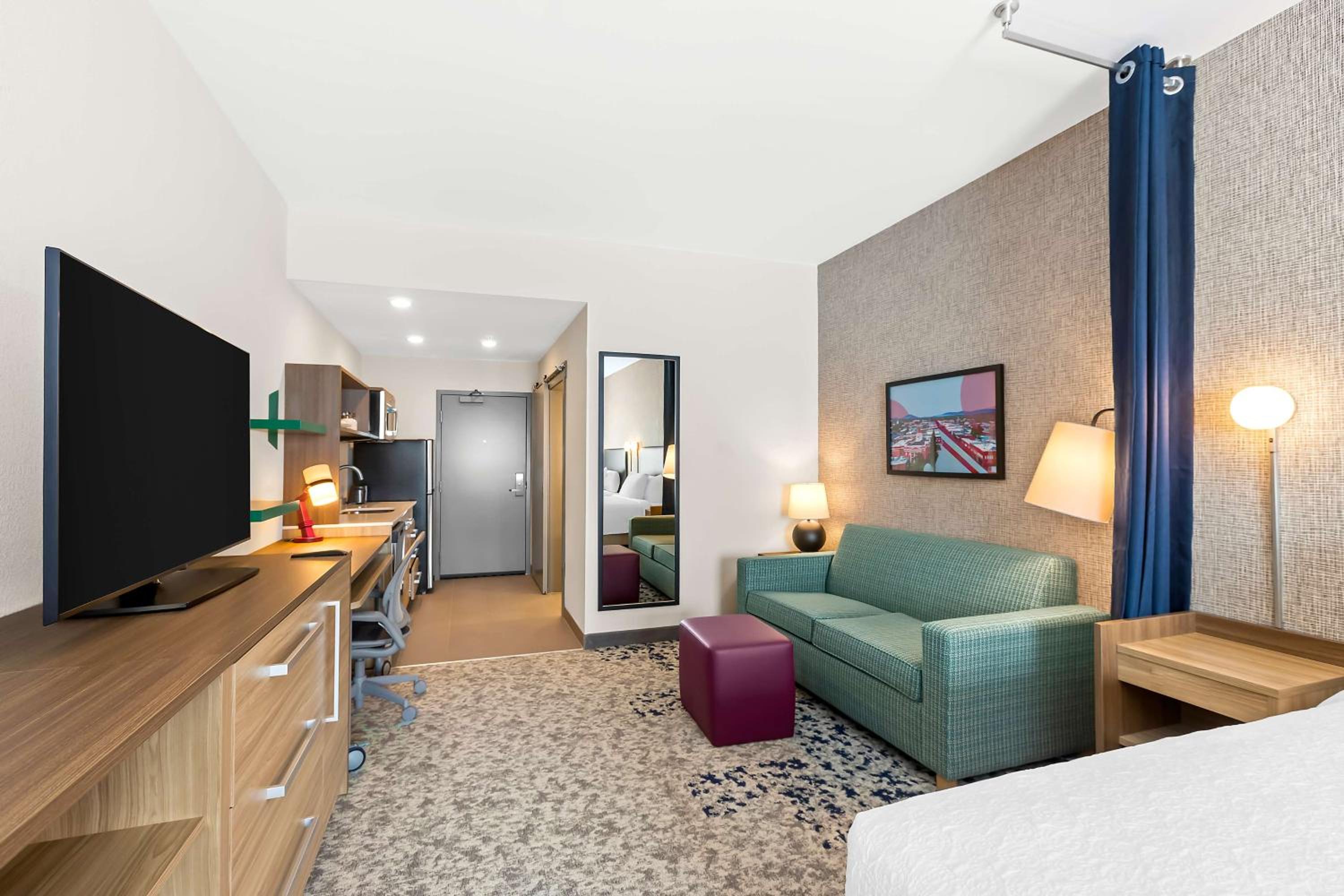 Studio Suite with Two Queen Beds - Photo 3