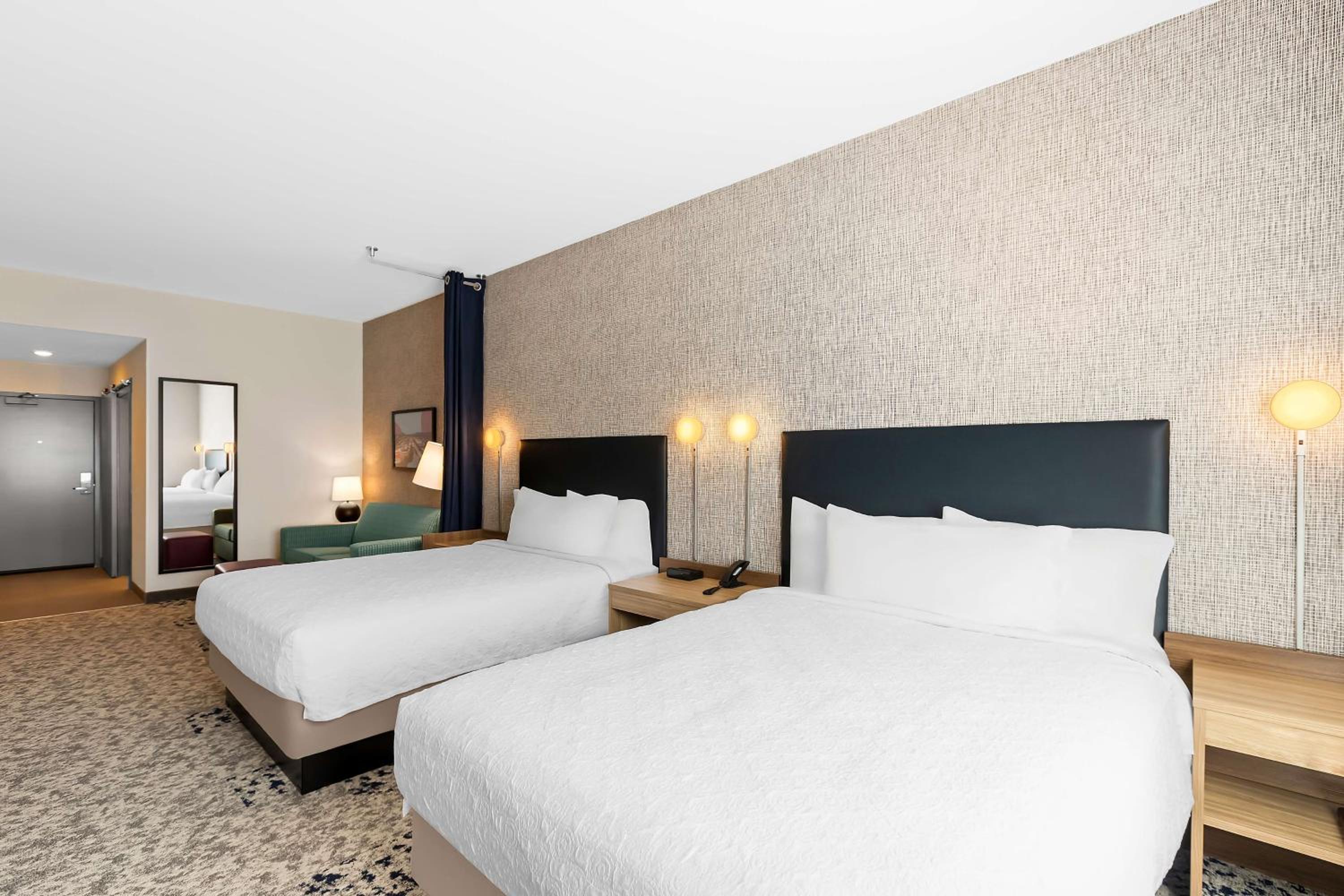 Studio Suite with Two Queen Beds - Photo 1