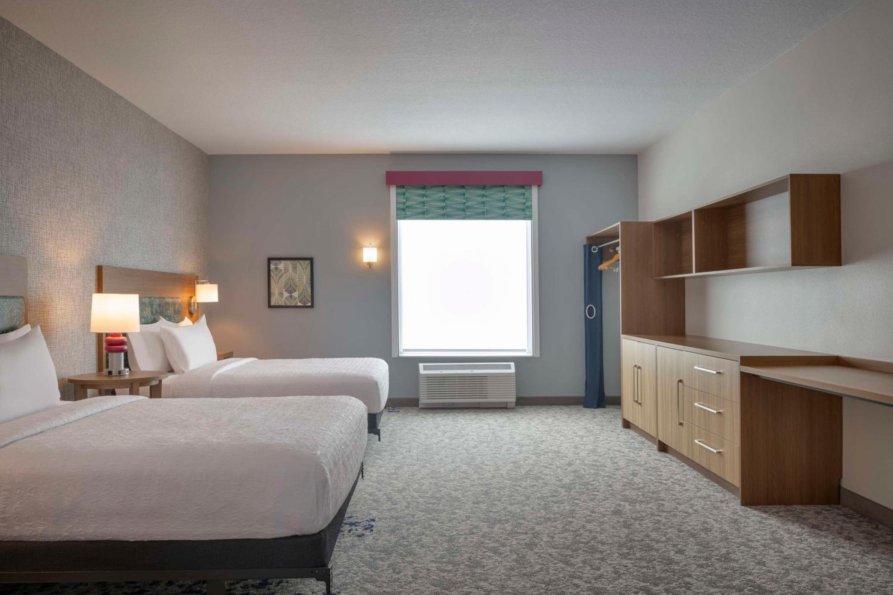 Studio Suite with Two Queen Beds - Photo 8