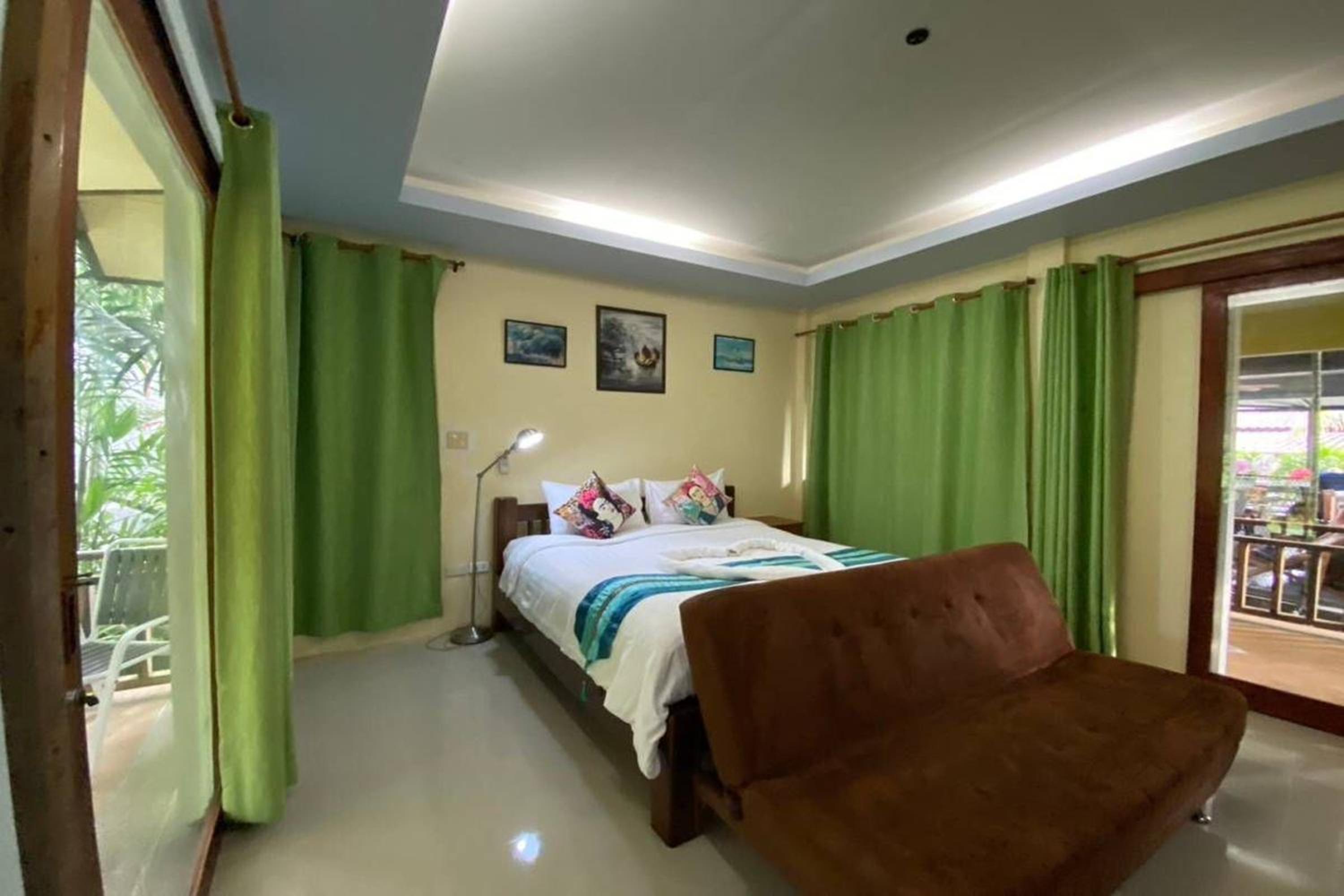 One-Bedroom House - Photo 8