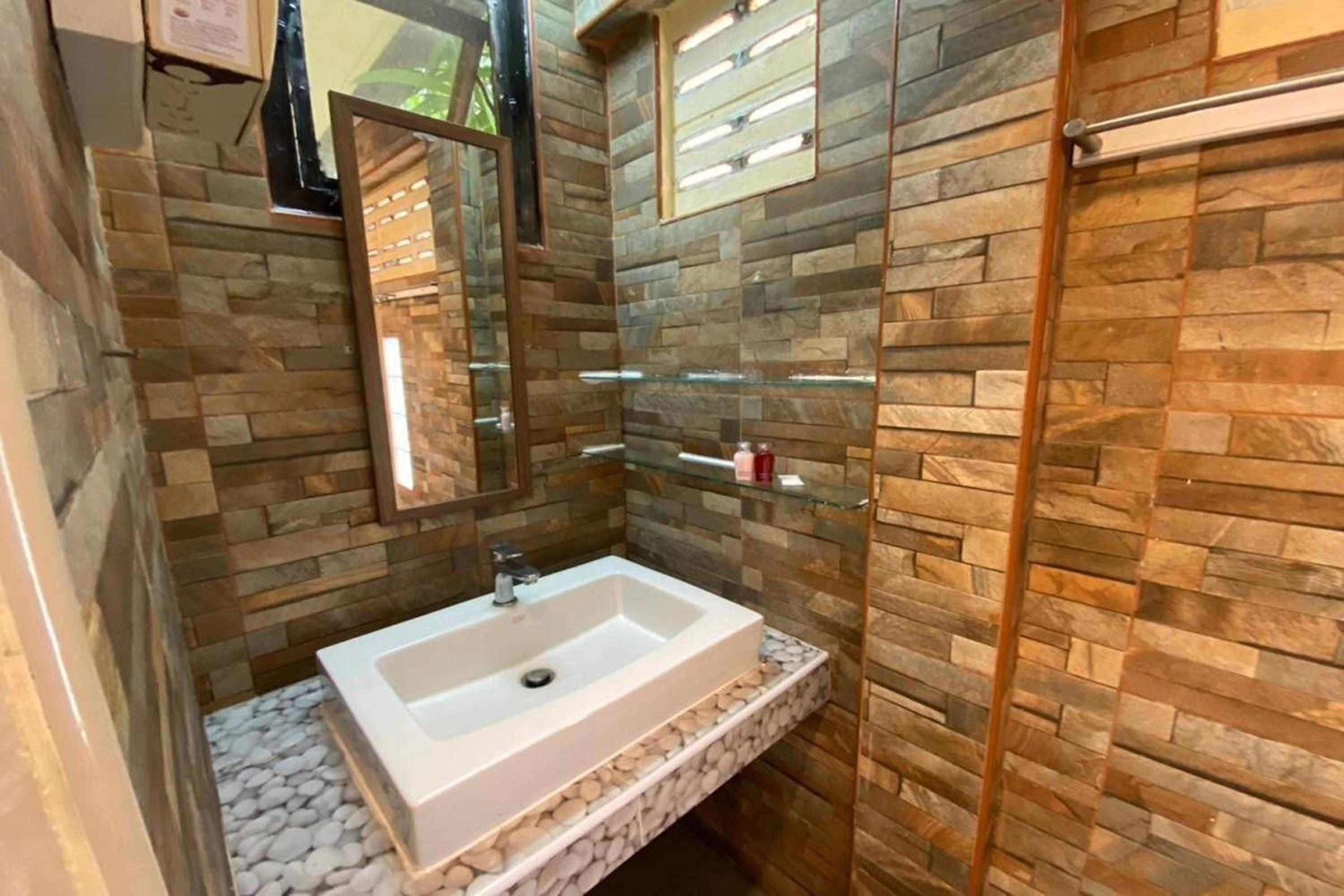 One-Bedroom House - Photo 3