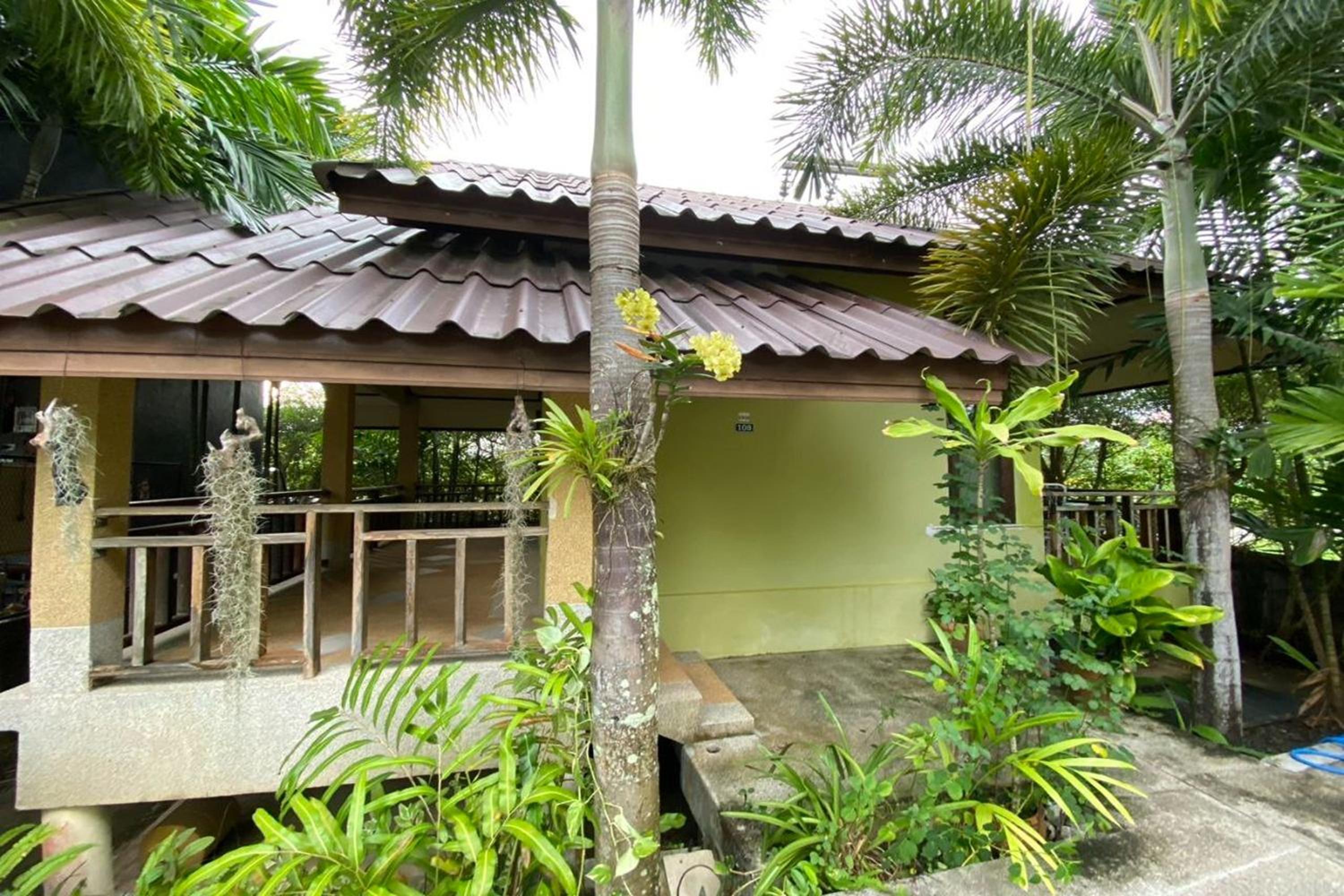 One-Bedroom House - Photo 10