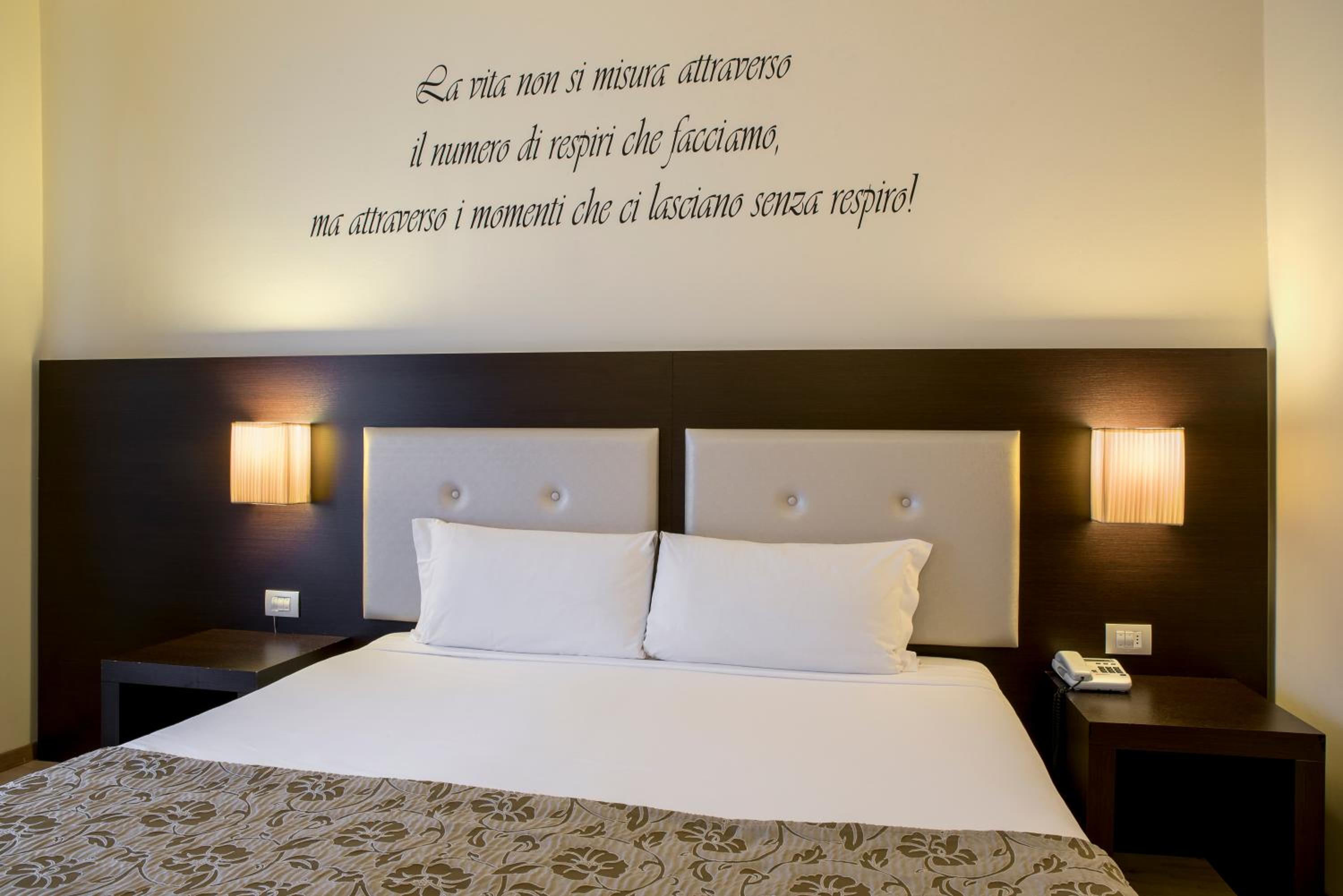 Double or Twin Room - Photo 3