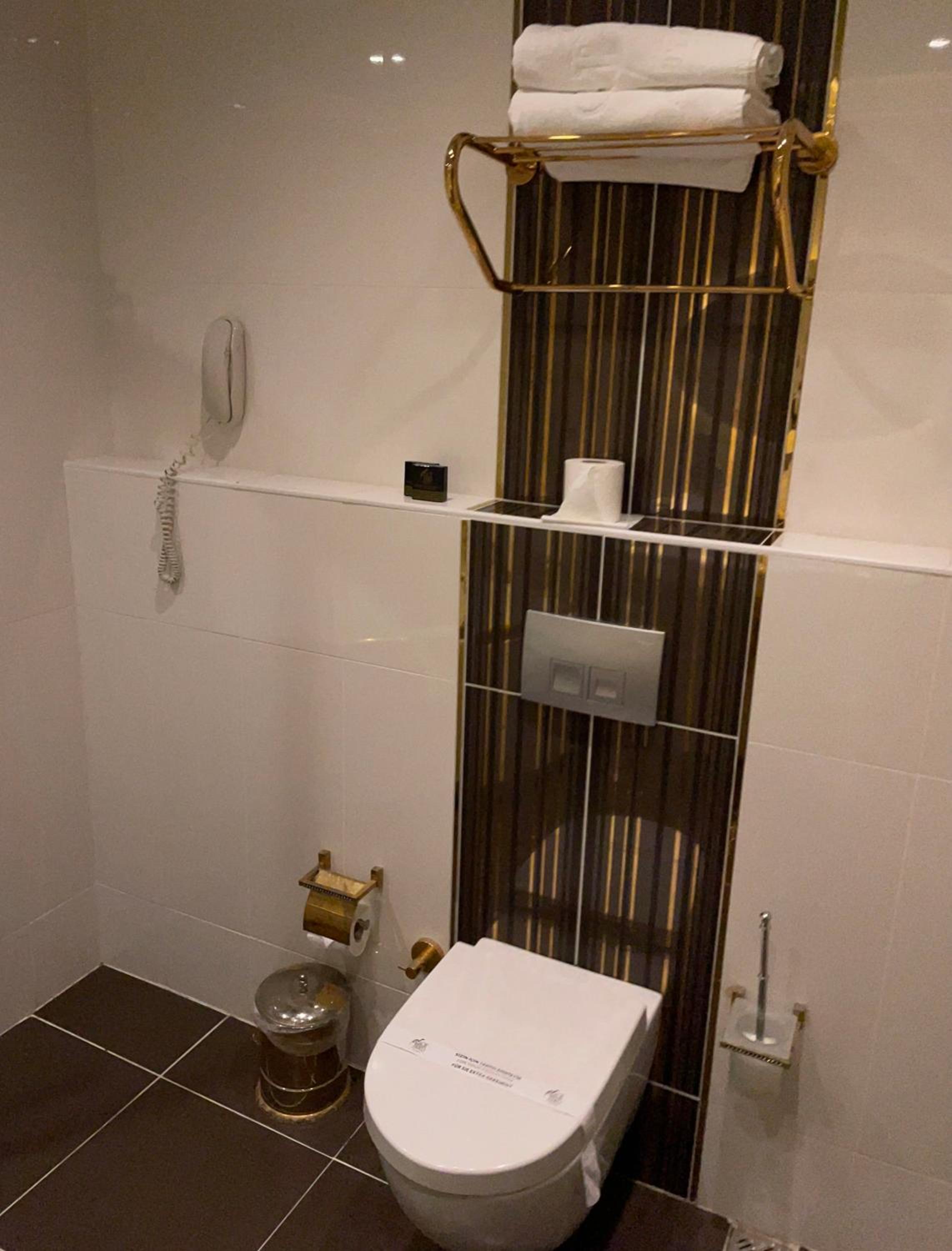 Queen Suite - Photo 4