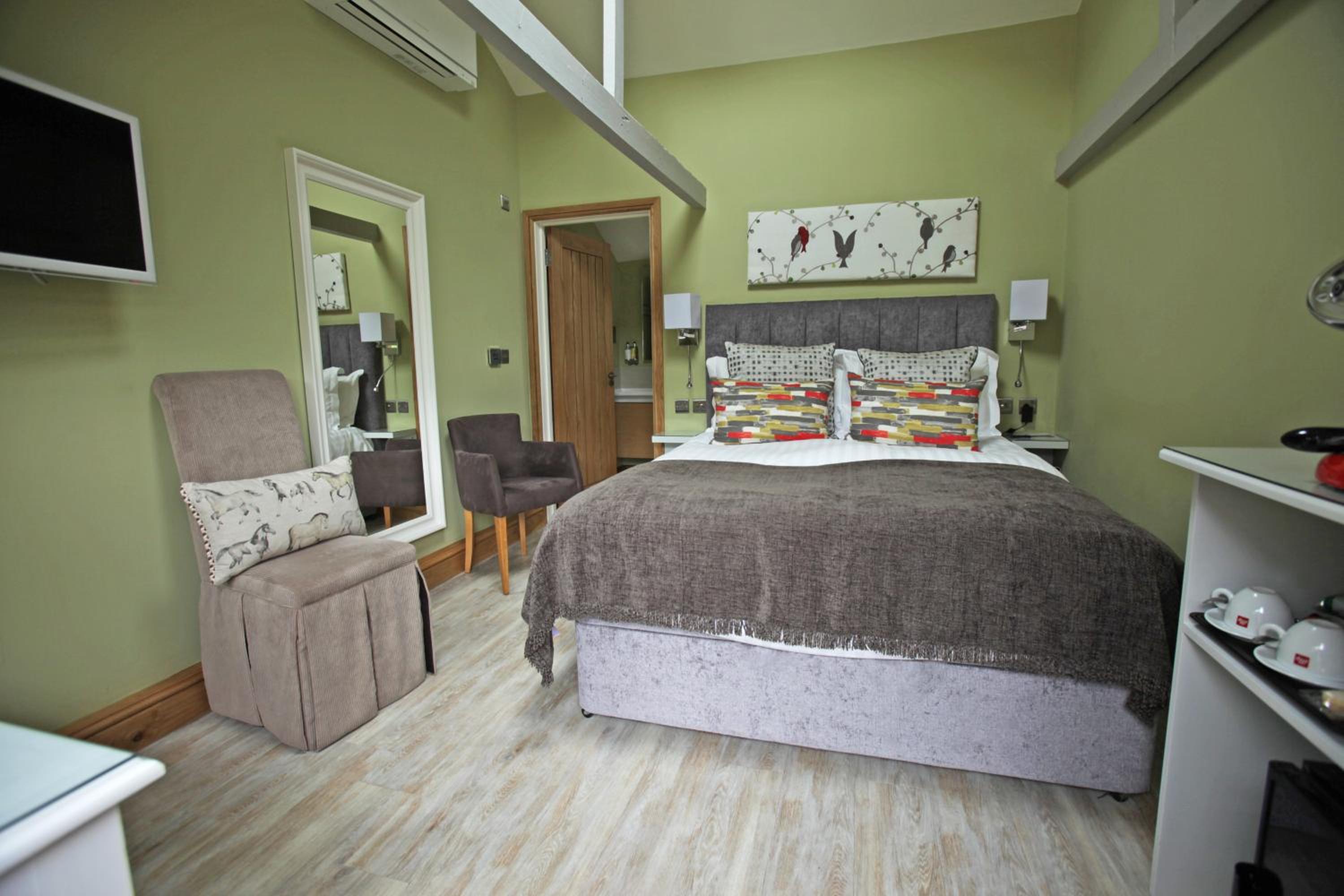 Deluxe Double Room with Shower