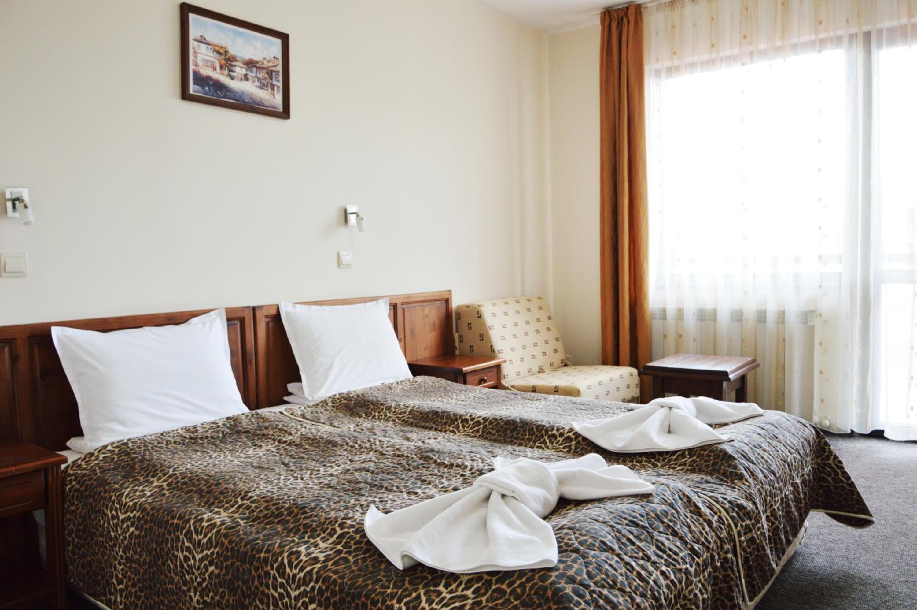 Double or Twin Room - Photo 9