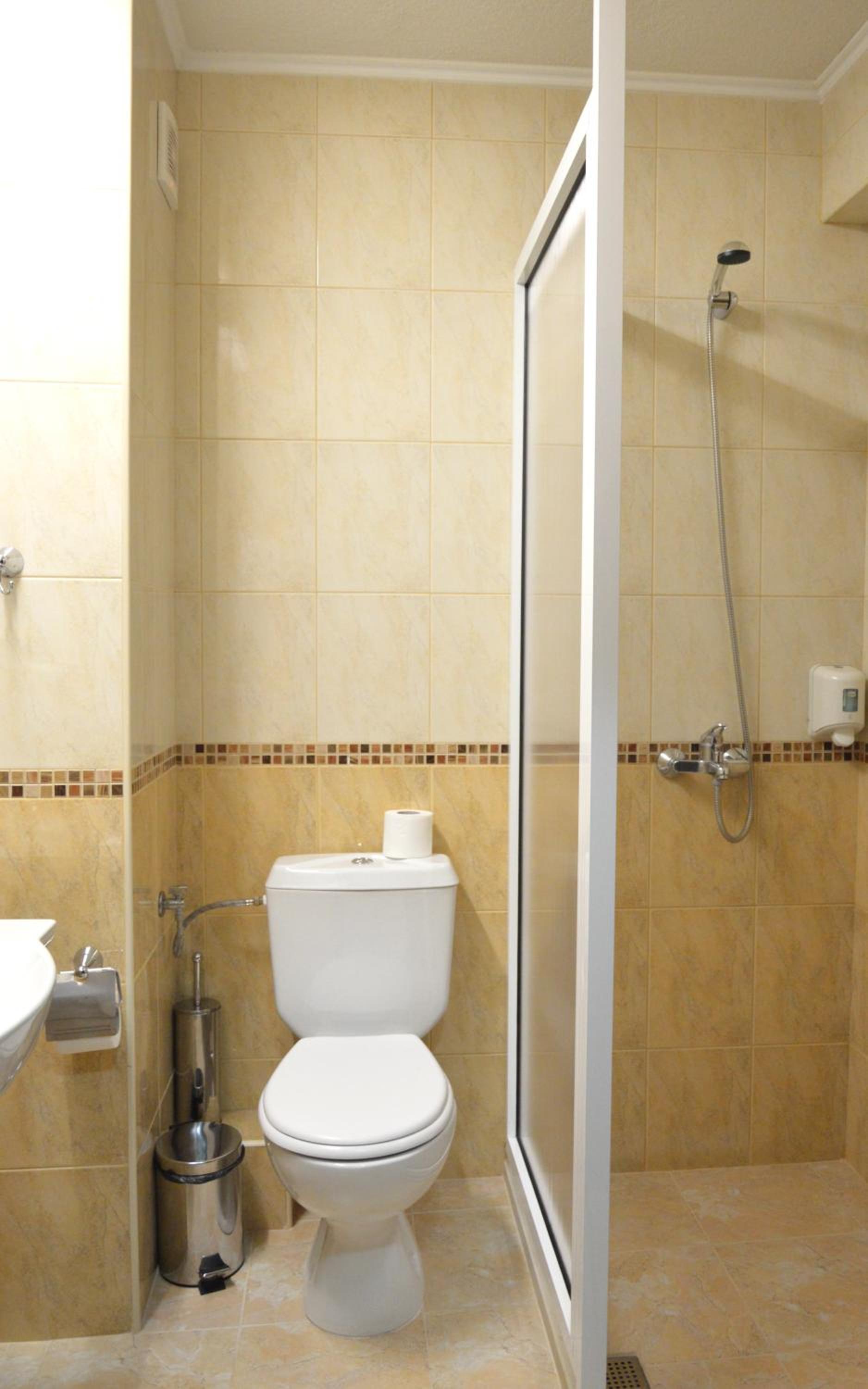 Double or Twin Room - Photo 5